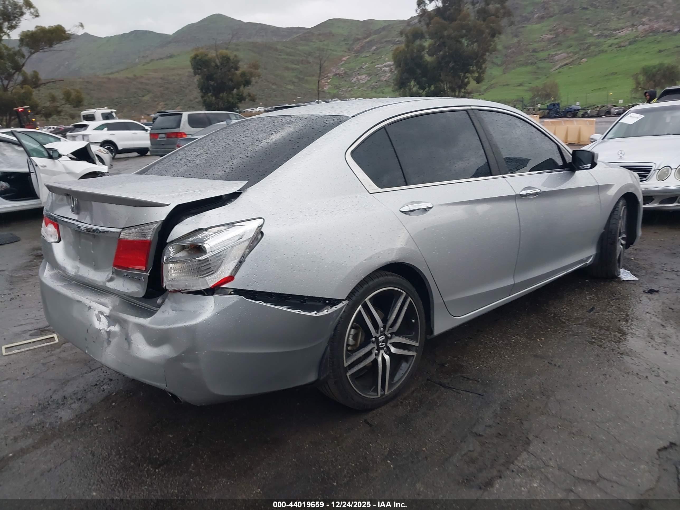 HONDA ACCORD image 4