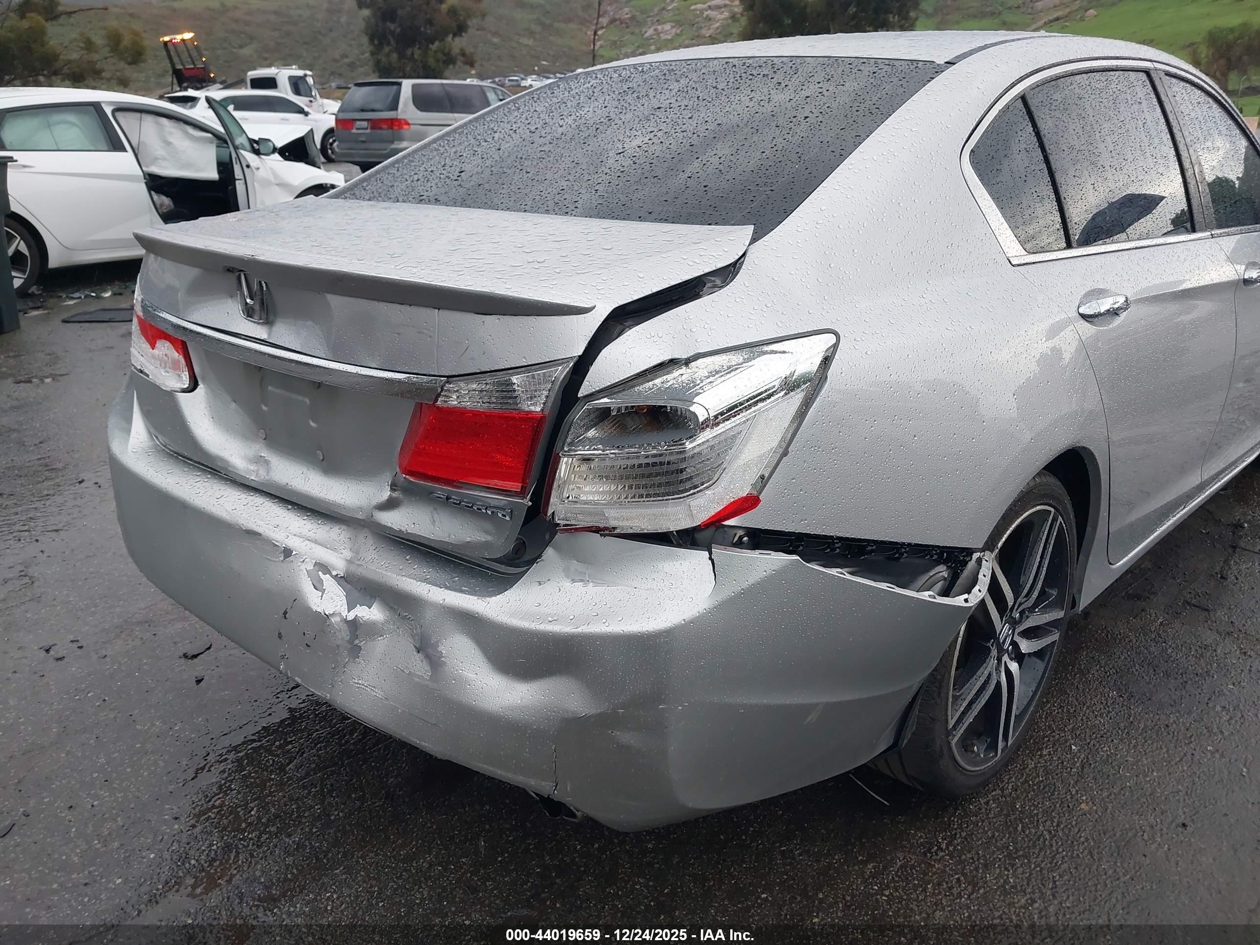 HONDA ACCORD image 6