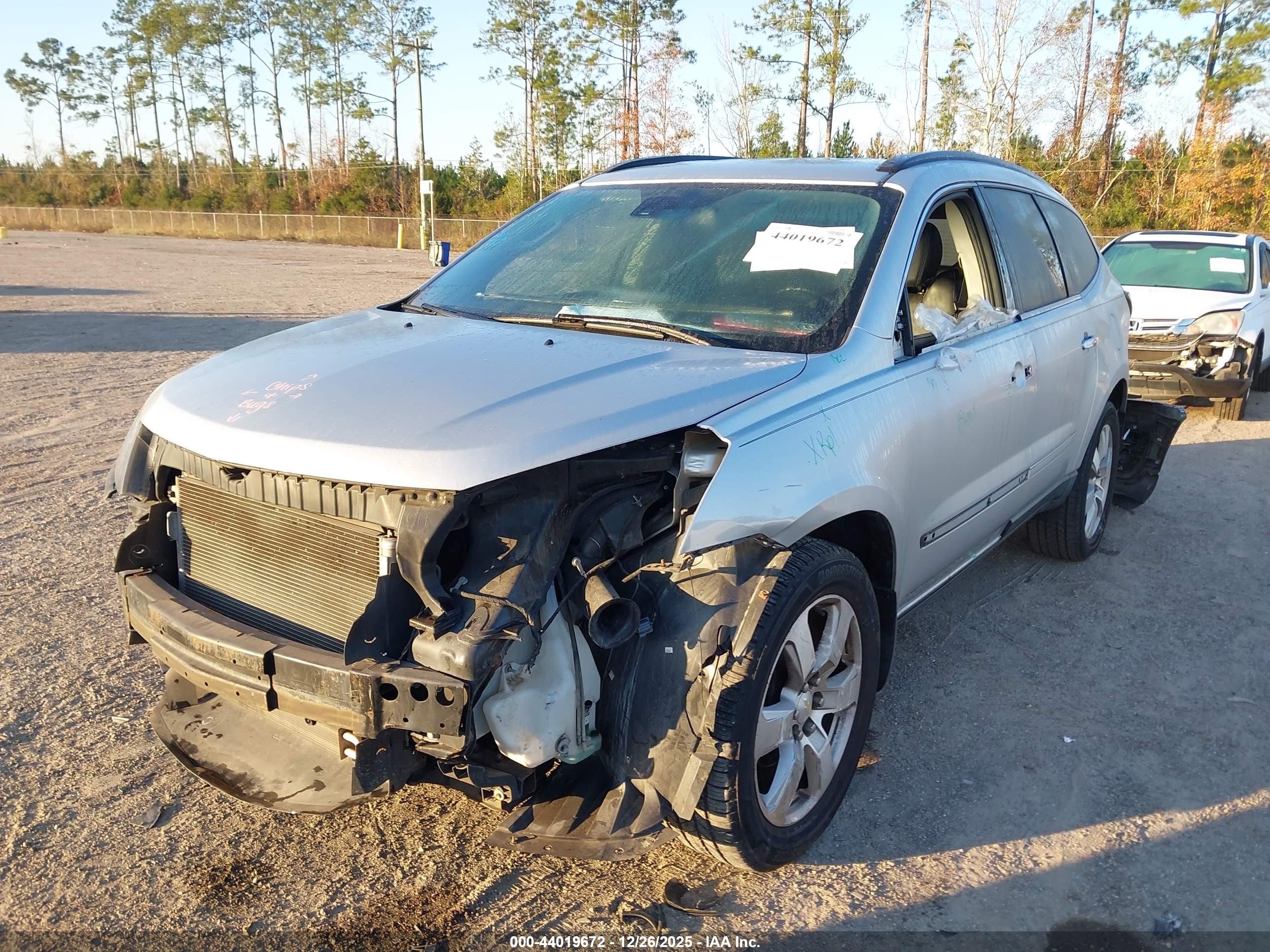 CHEVROLET TRAVERSE image 2