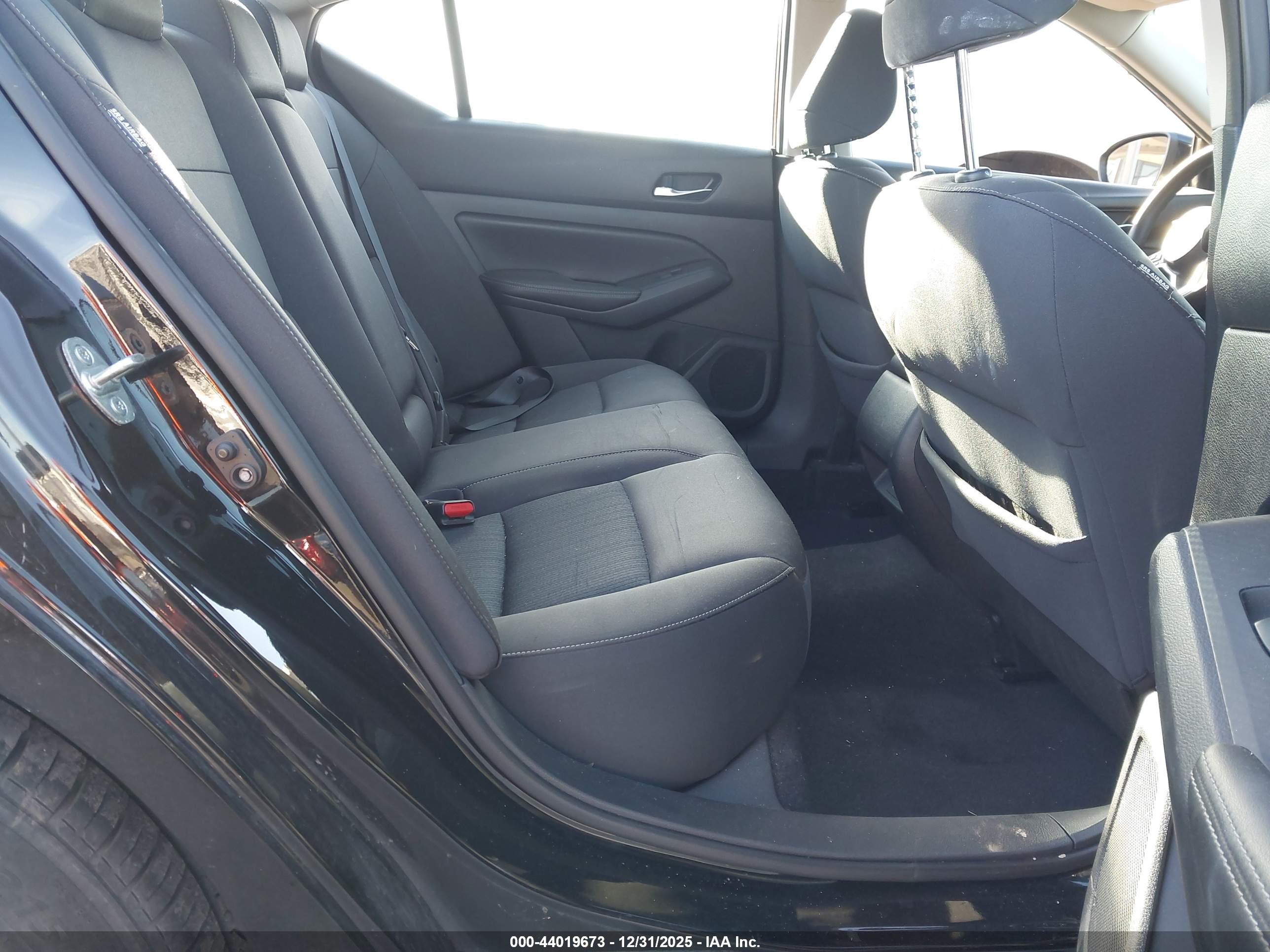 NISSAN ALTIMA image 8