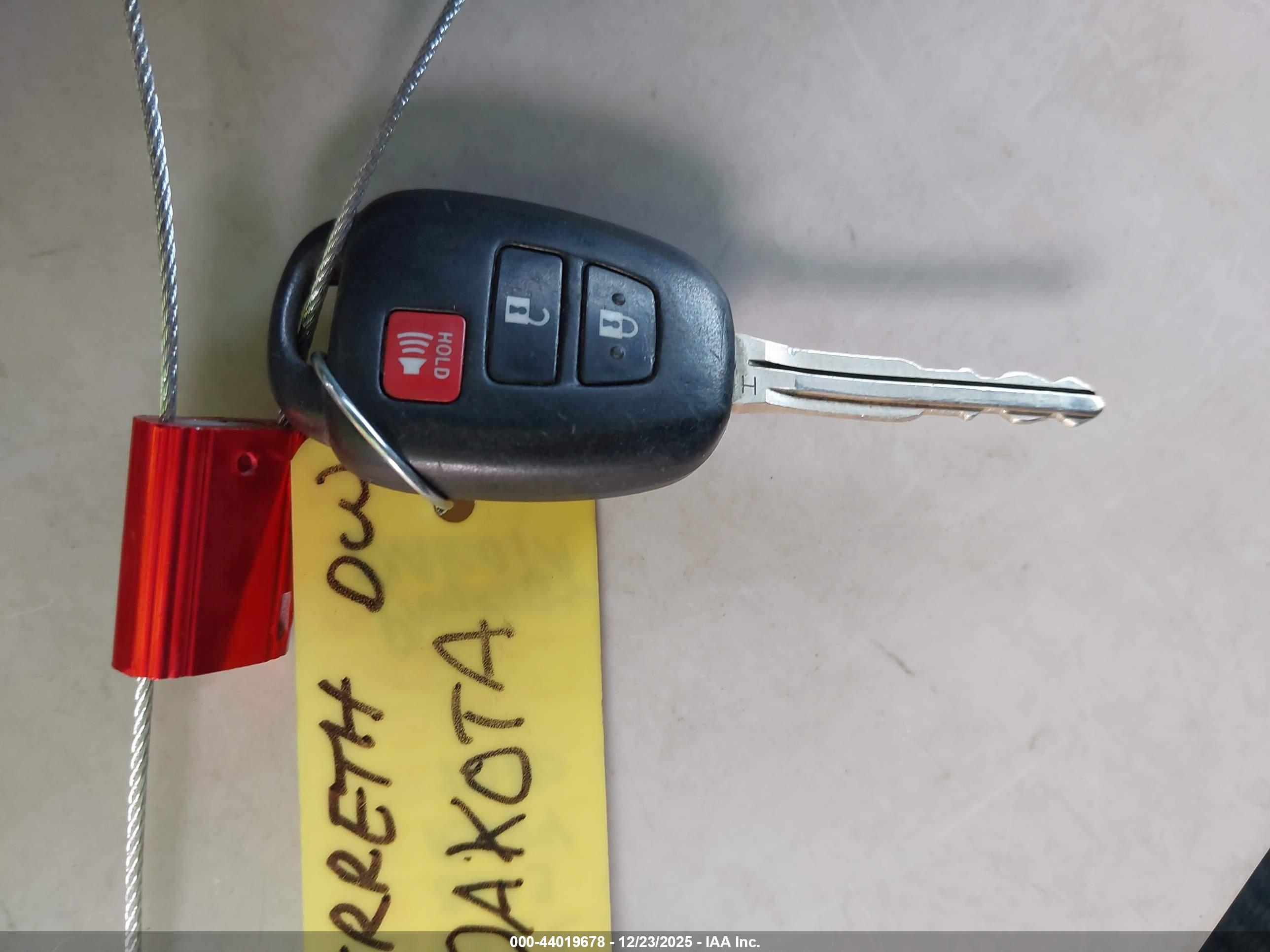 TOYOTA RAV4 image 11