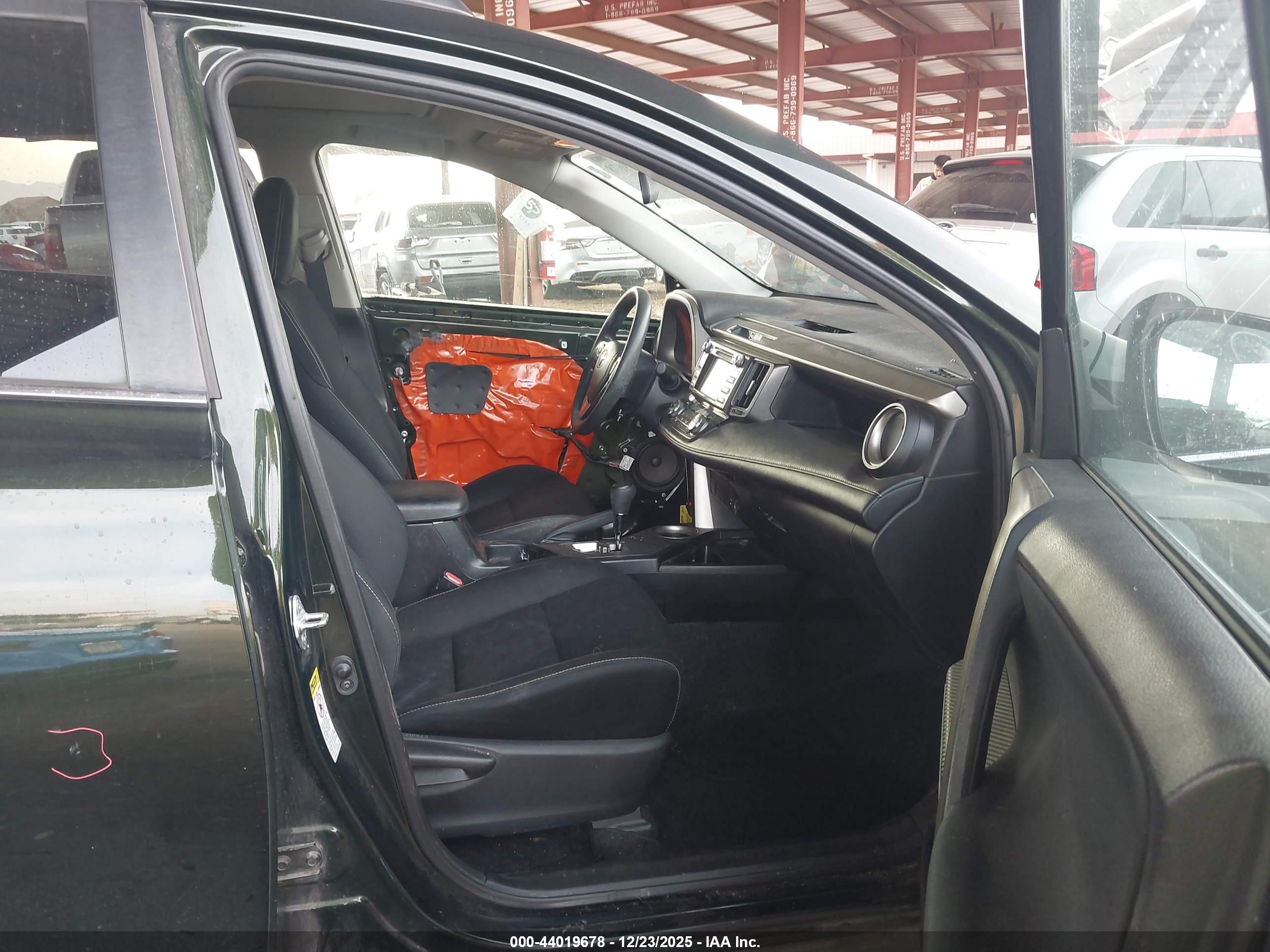 TOYOTA RAV4 image 5