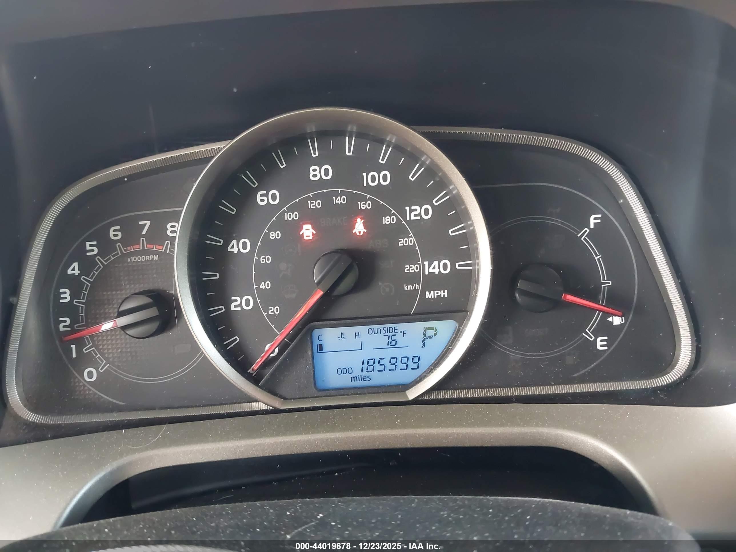 TOYOTA RAV4 image 7
