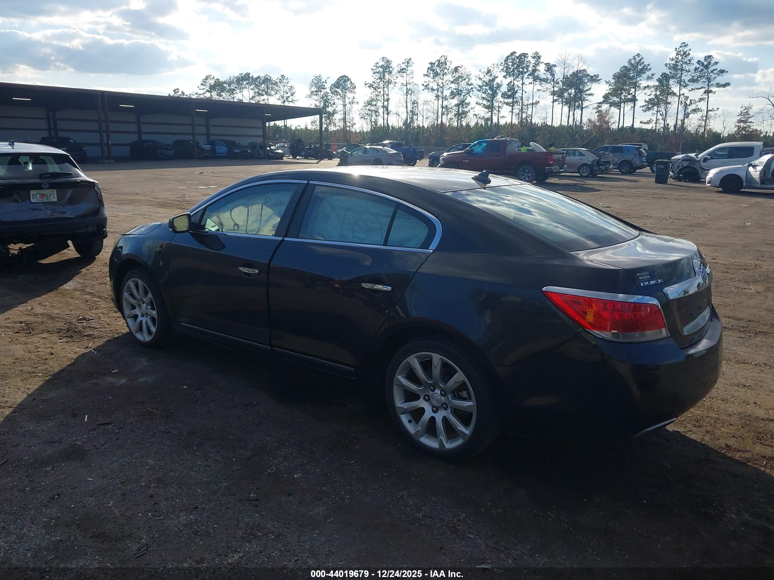 BUICK LACROSSE image 3
