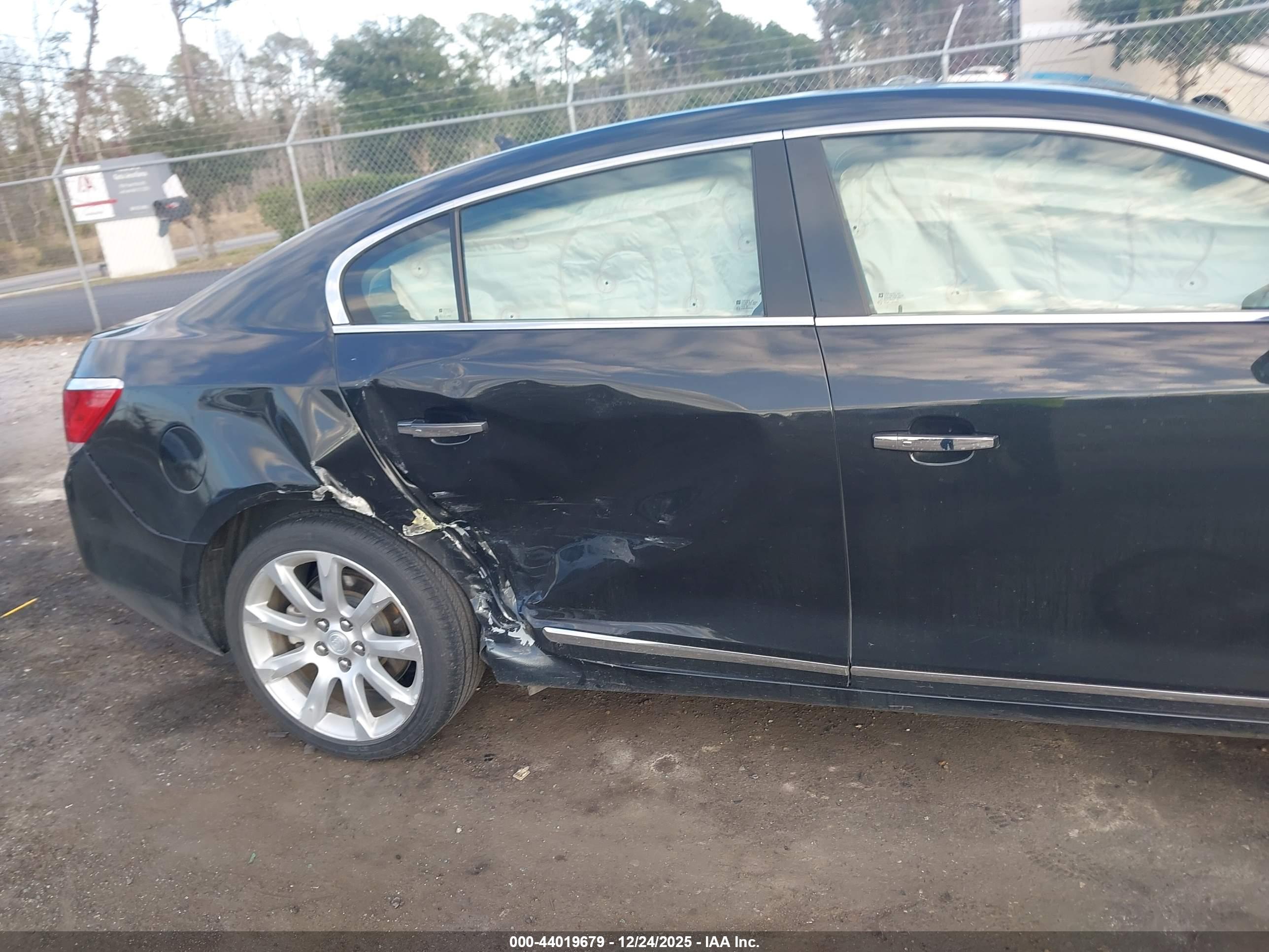 BUICK LACROSSE image 6