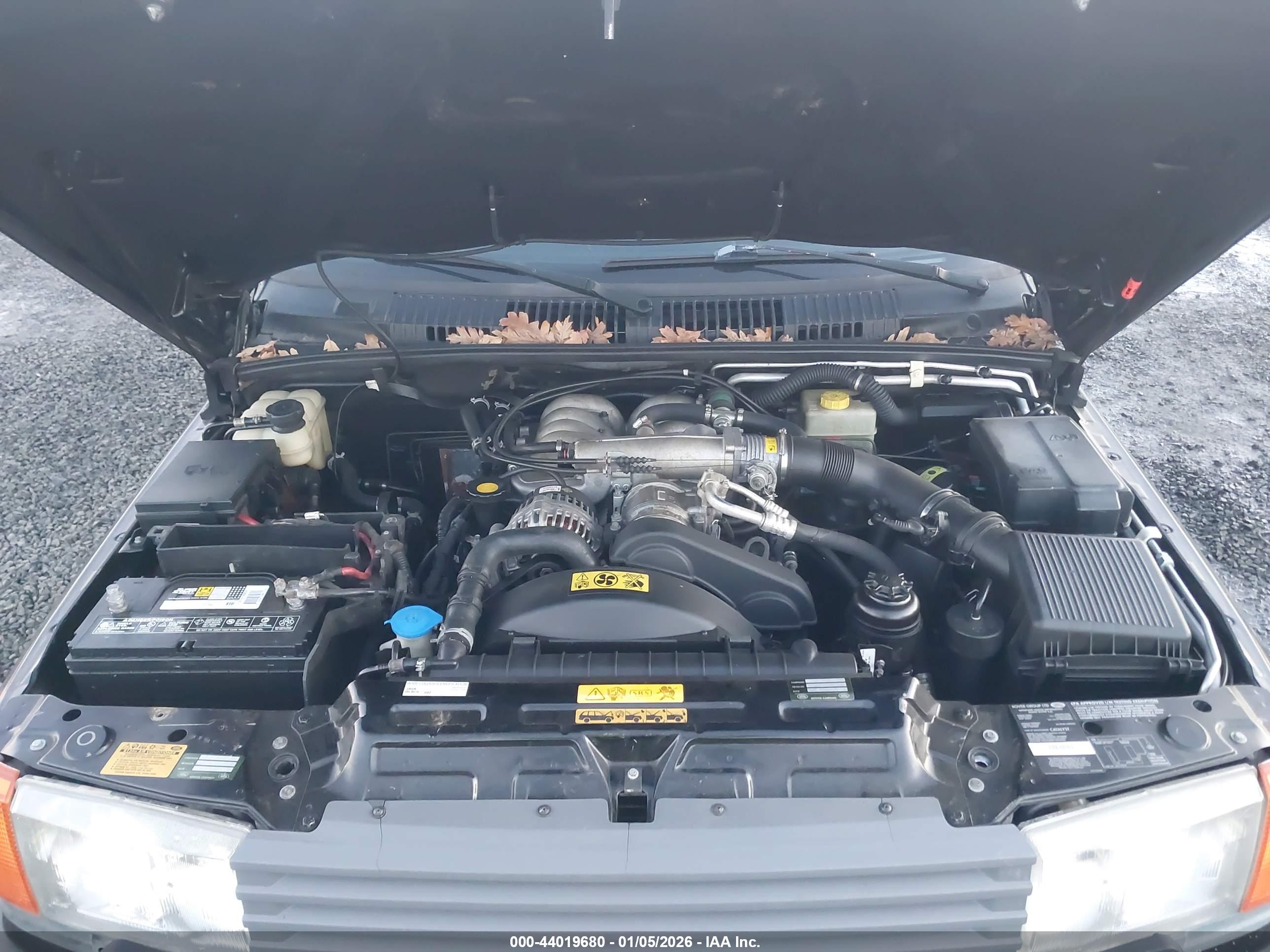 LAND ROVER image 10