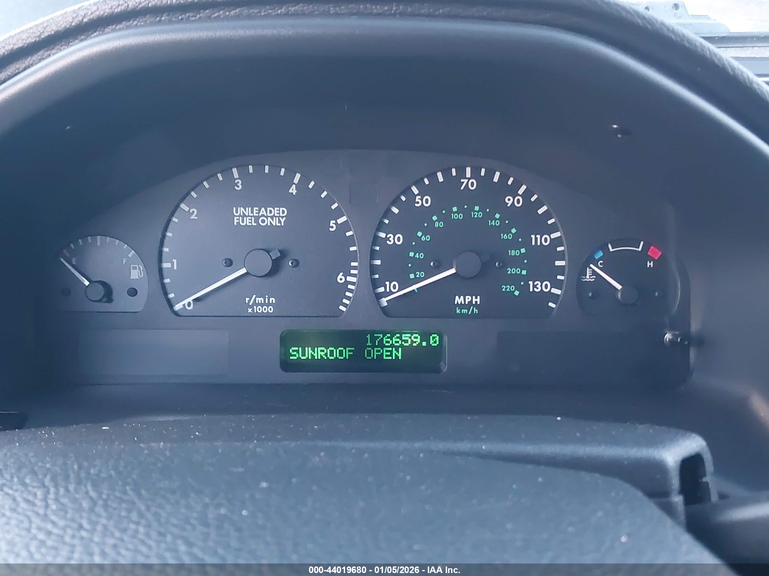 LAND ROVER image 7