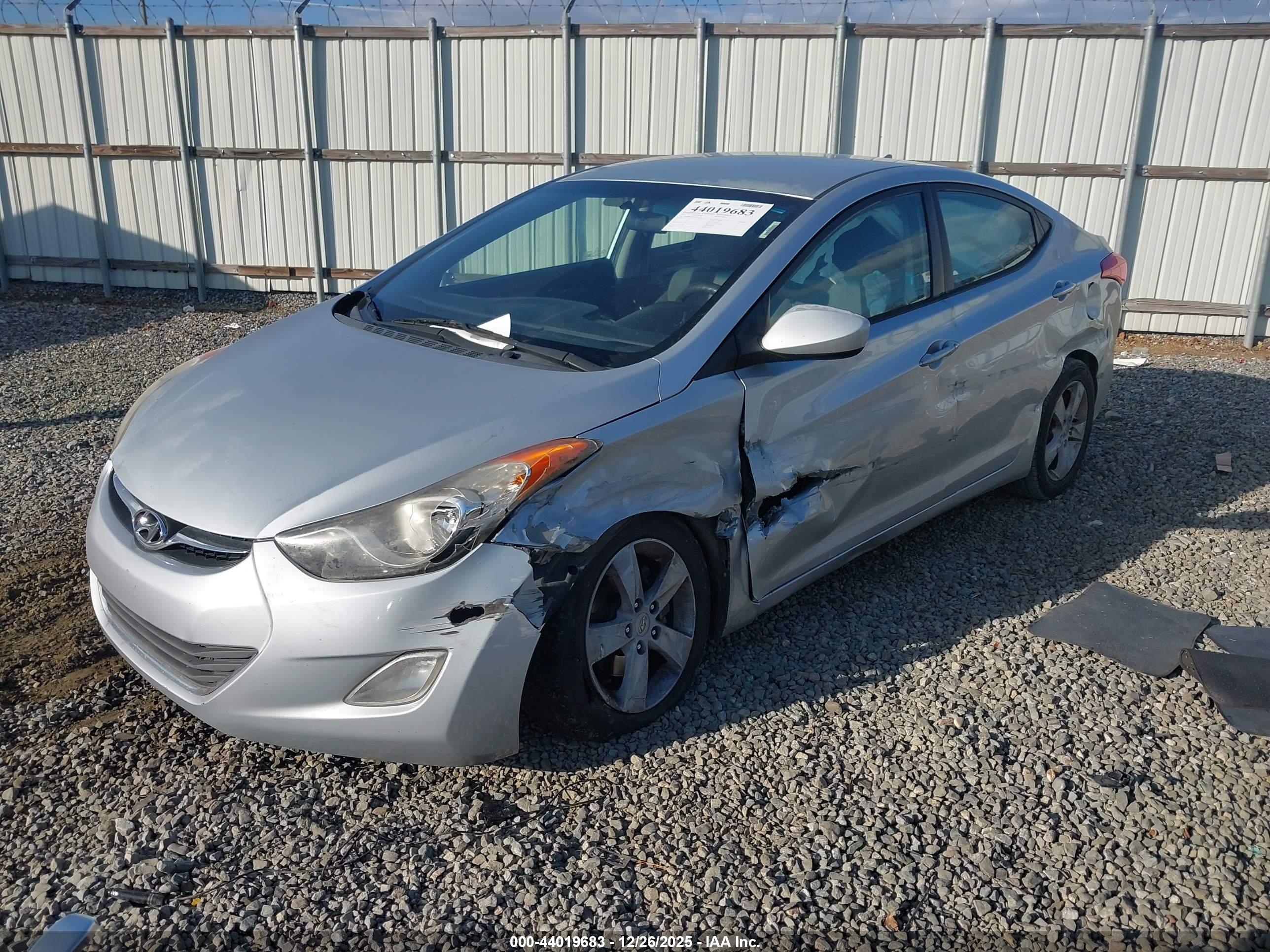 HYUNDAI ELANTRA image 2