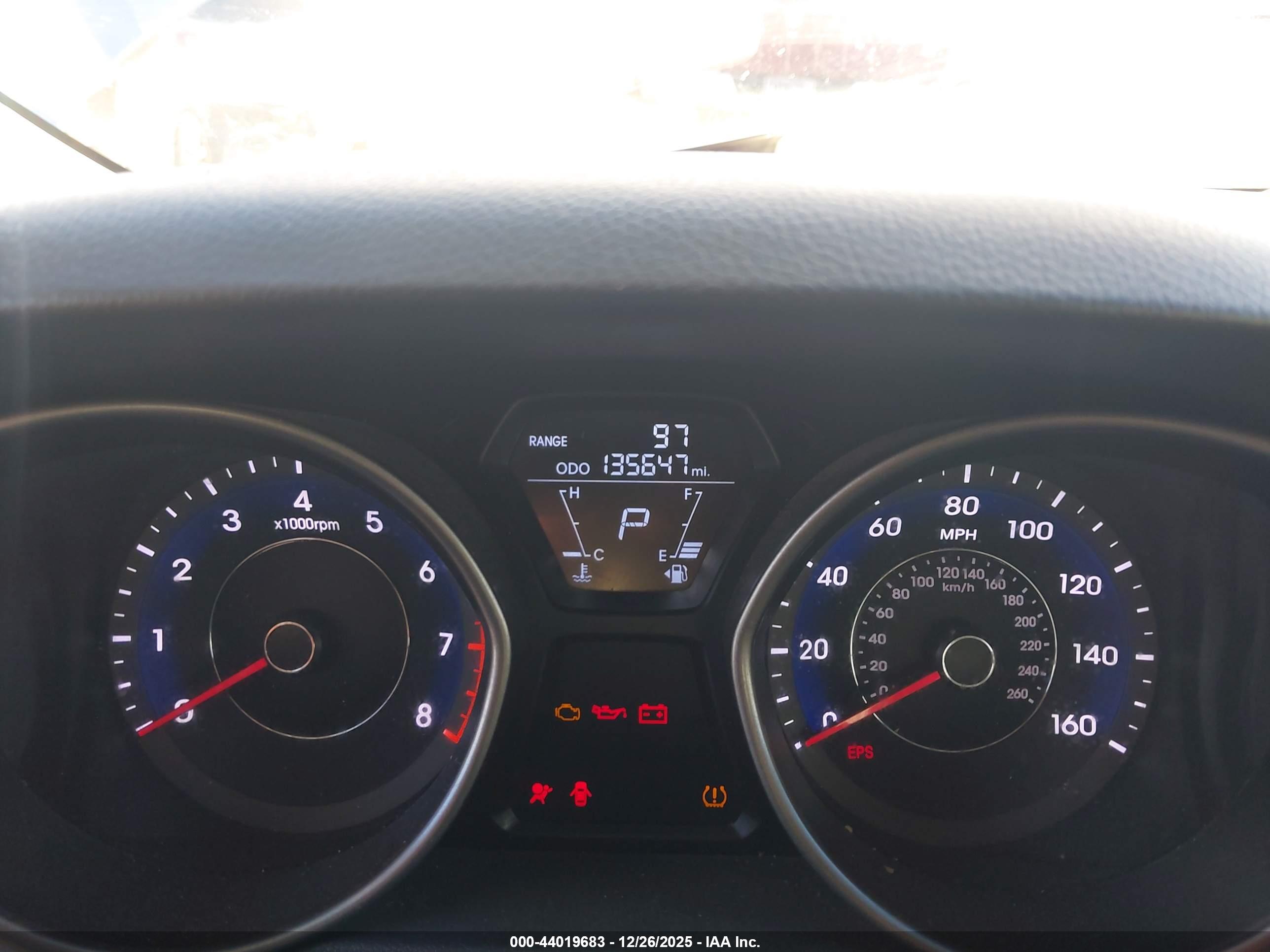 HYUNDAI ELANTRA image 7
