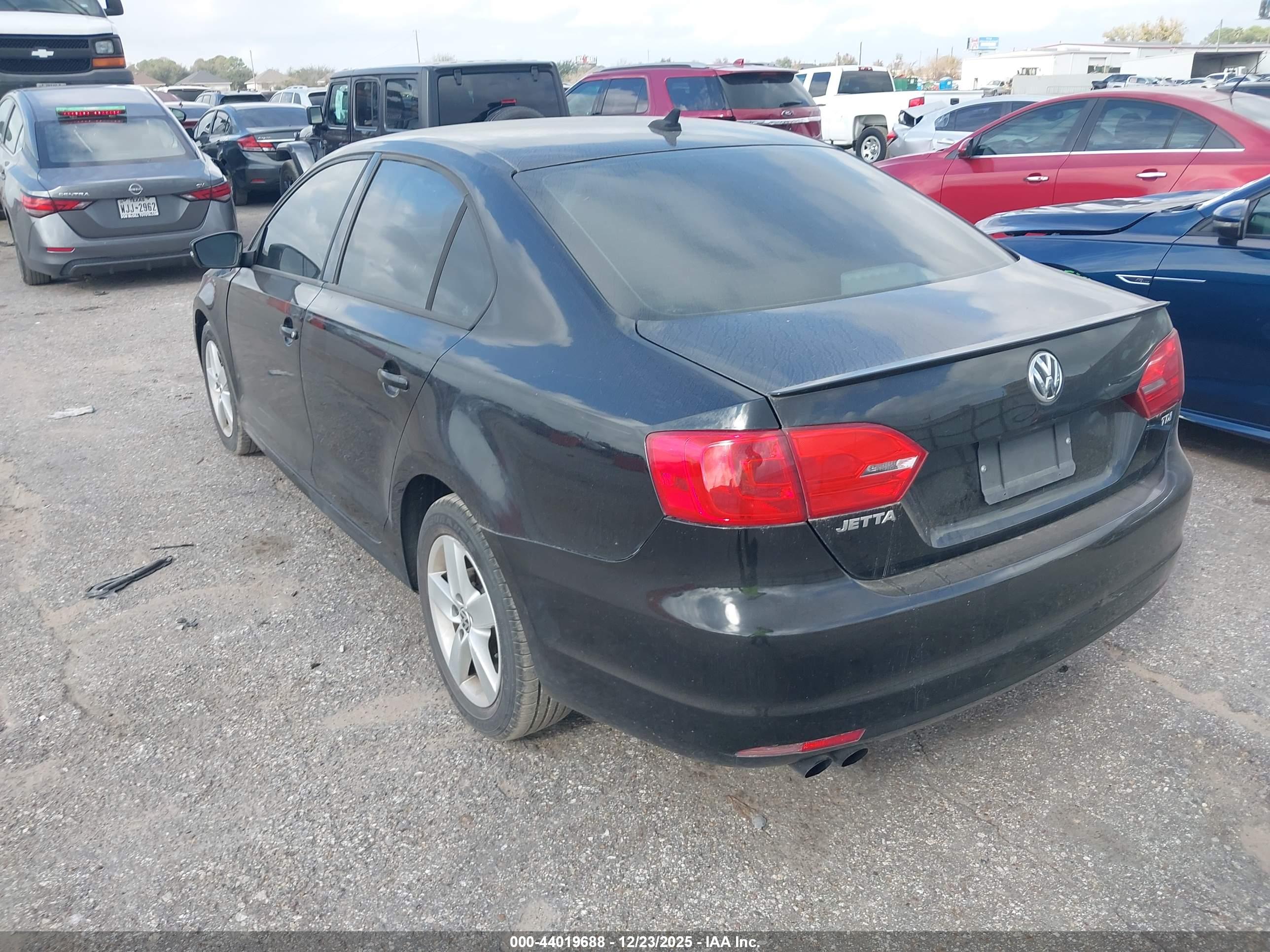 VOLKSWAGEN JETTA image 3
