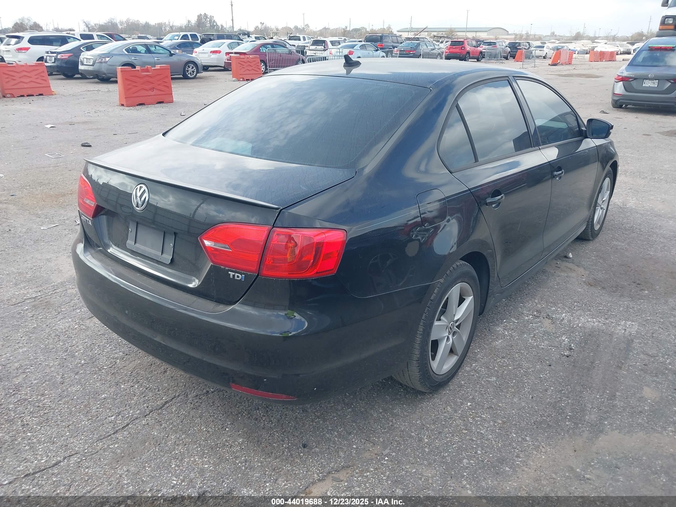 VOLKSWAGEN JETTA image 4