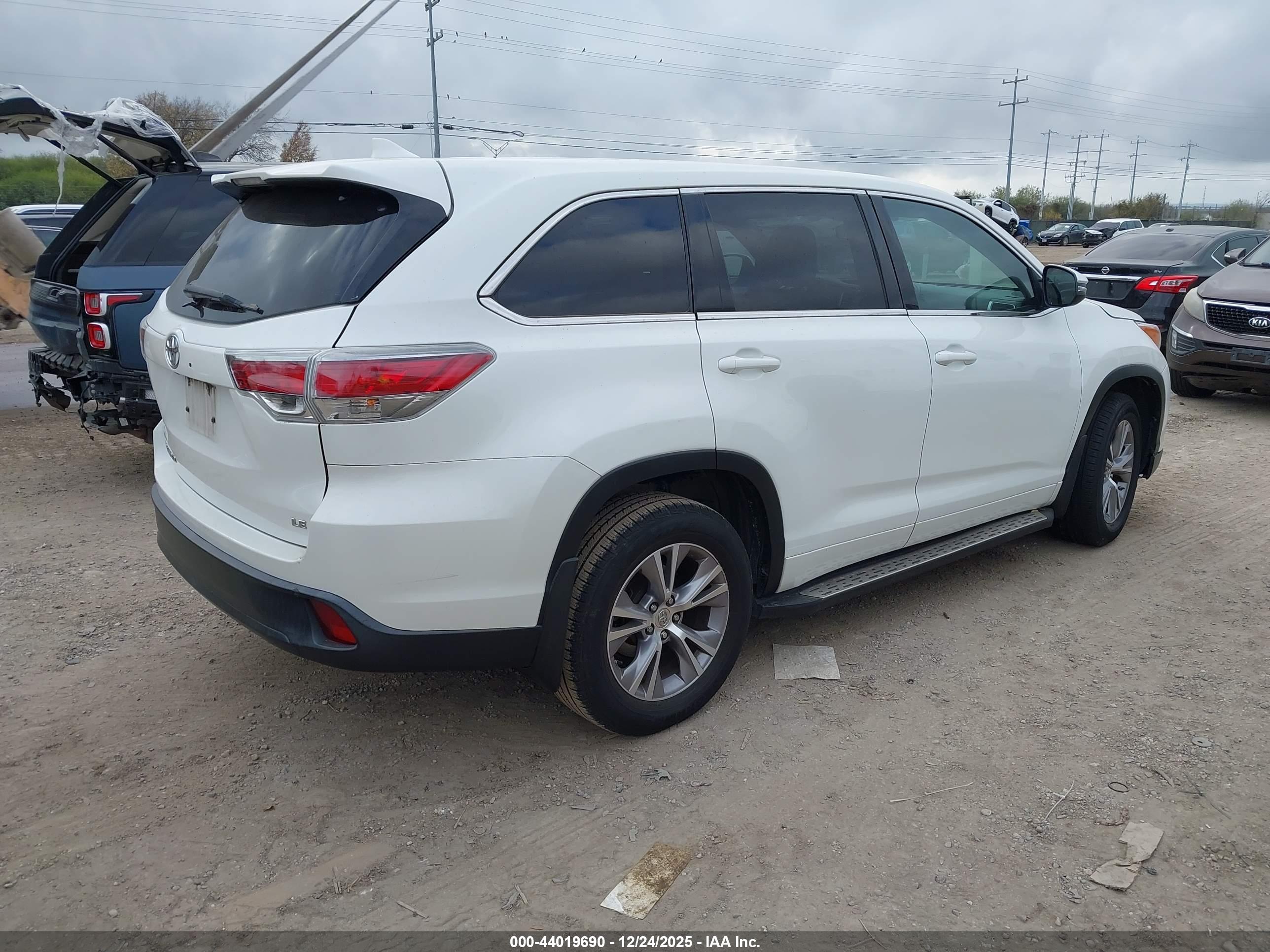 TOYOTA HIGHLANDER image 4