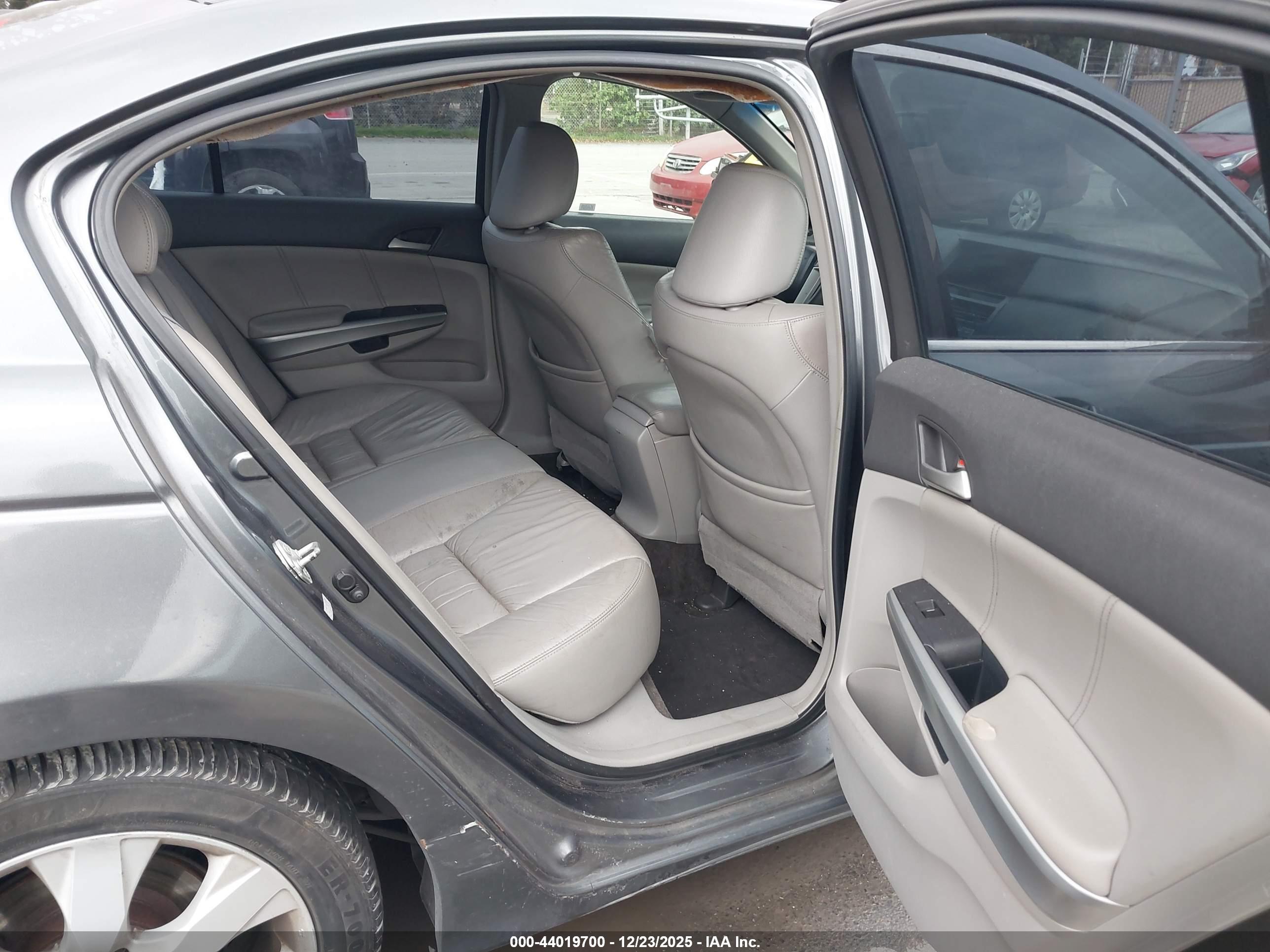 HONDA ACCORD image 8