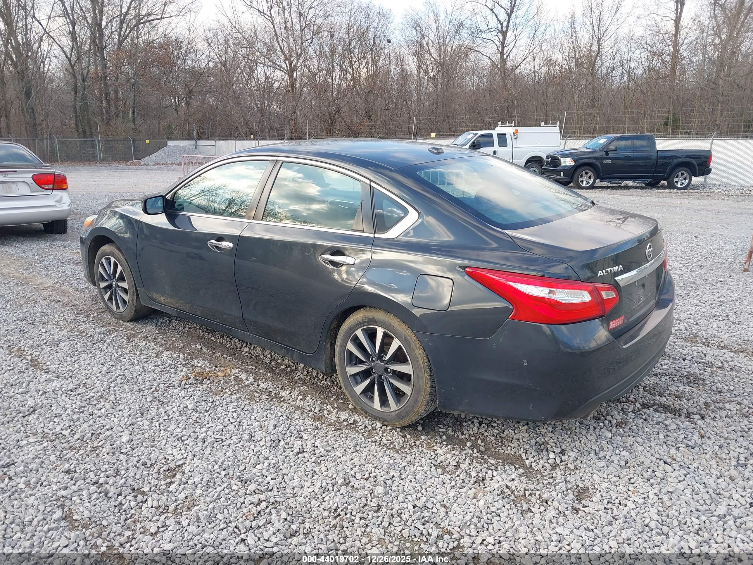 NISSAN ALTIMA image 3