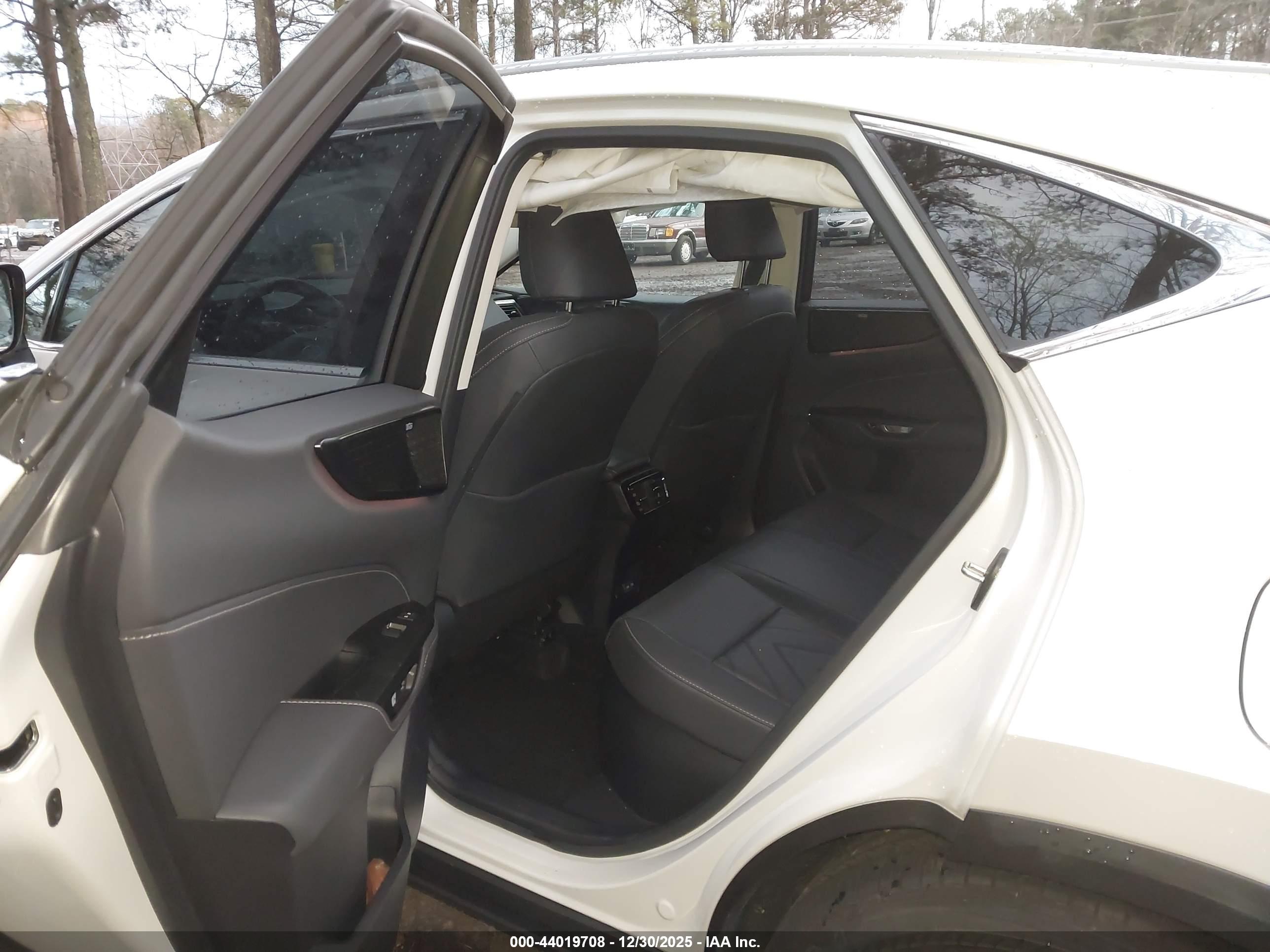 LEXUS NX image 8
