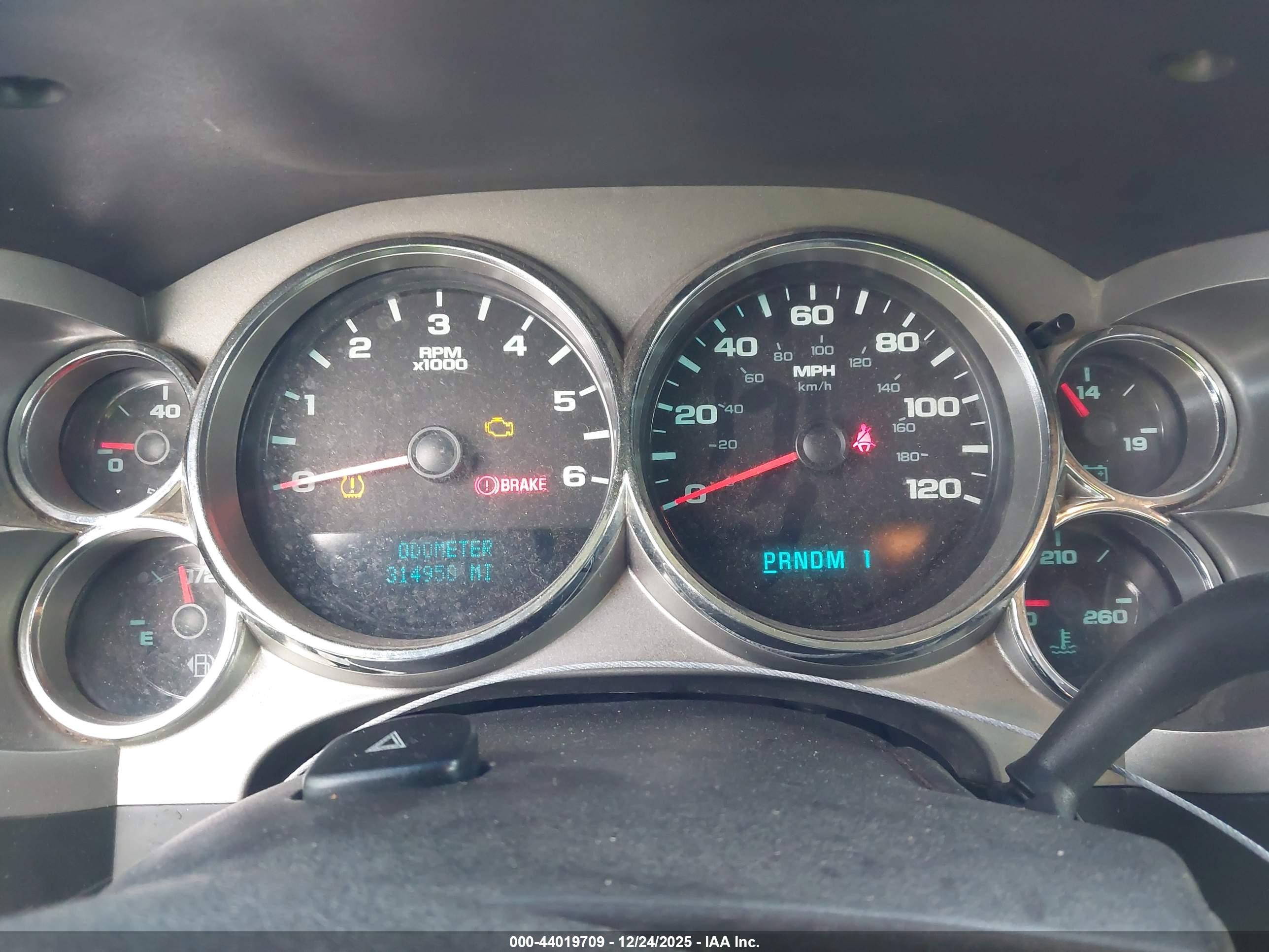 CHEVROLET SILVERADO image 7