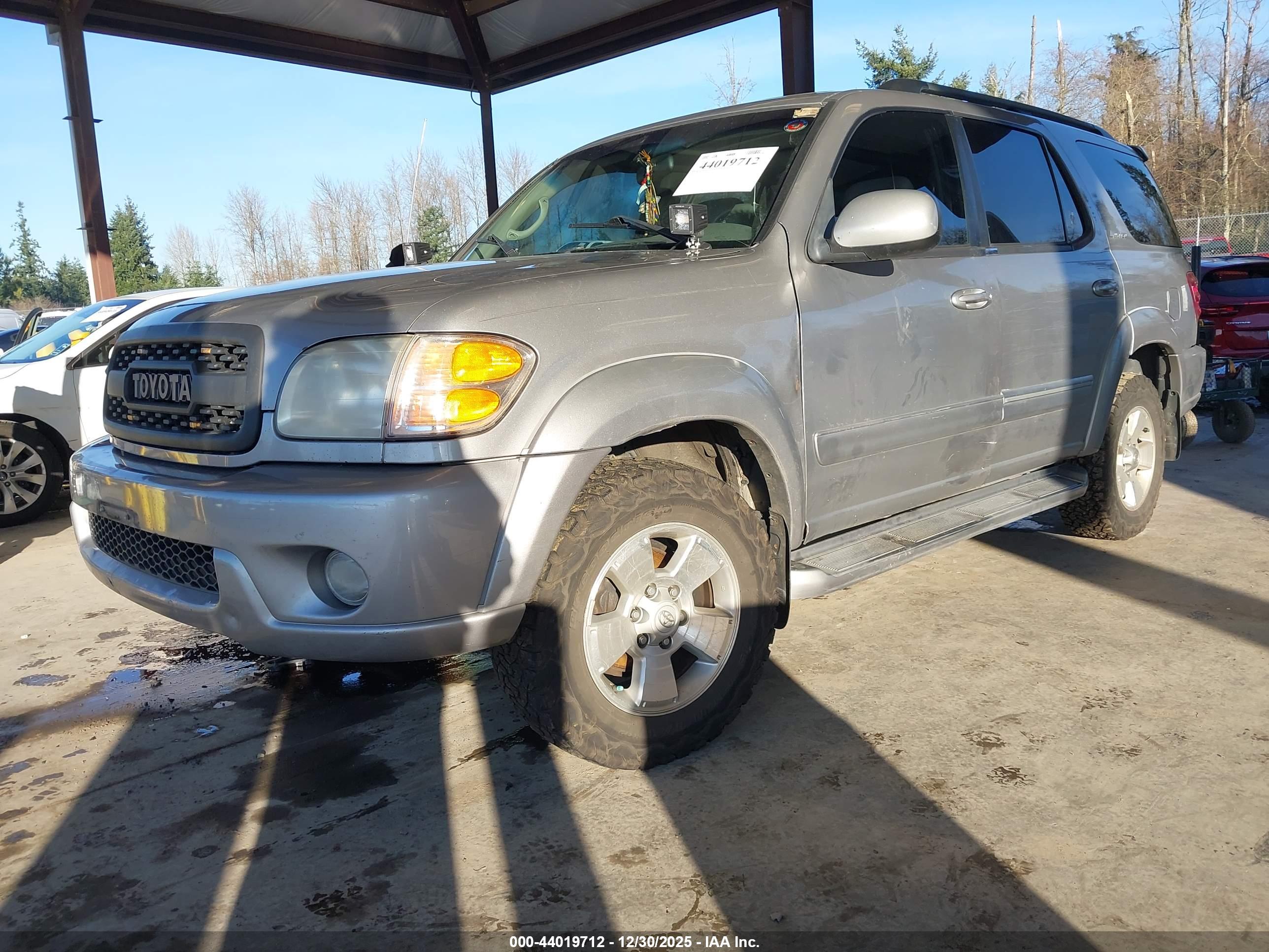 TOYOTA SEQUOIA image 2