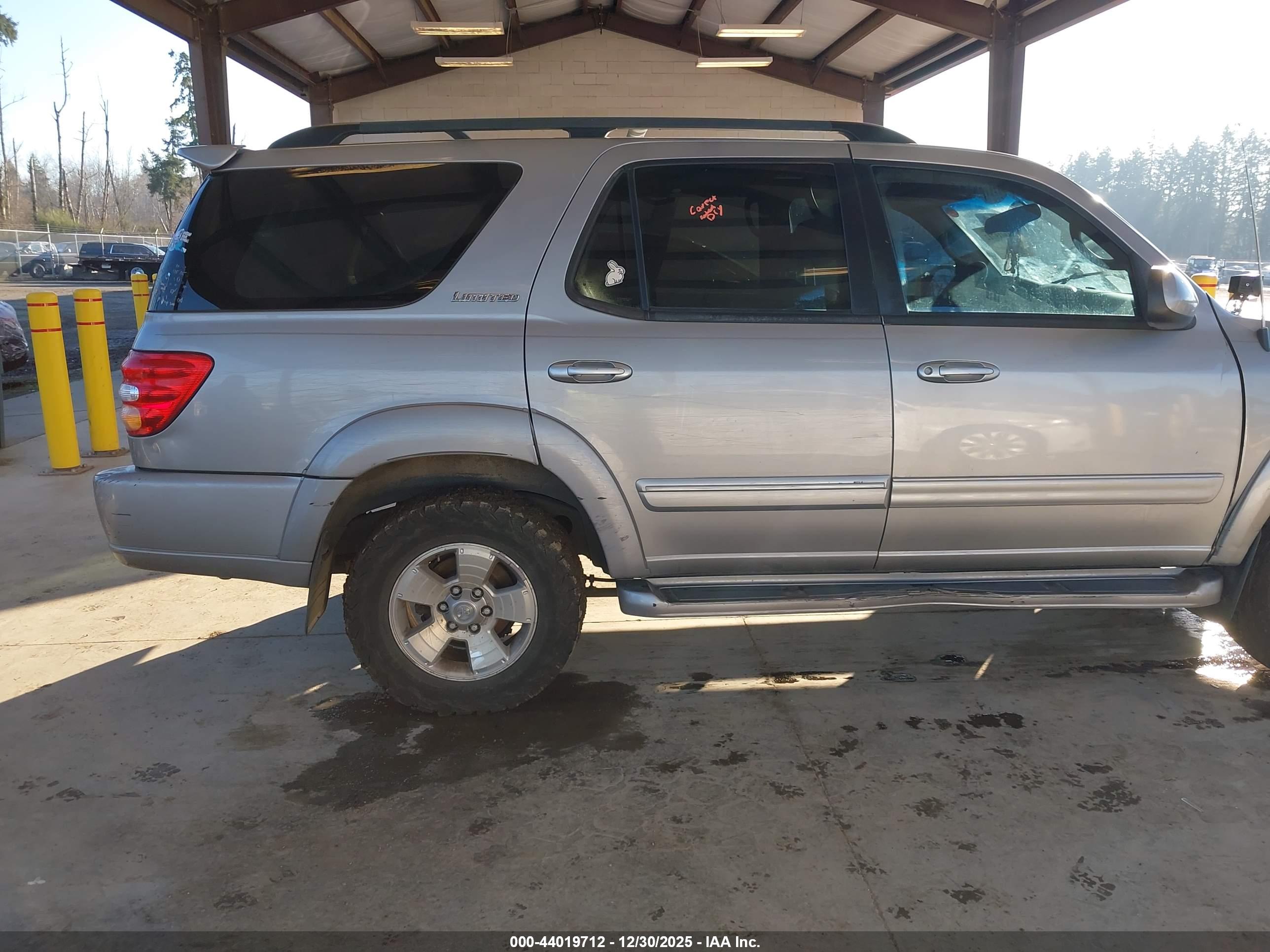 TOYOTA SEQUOIA image 6