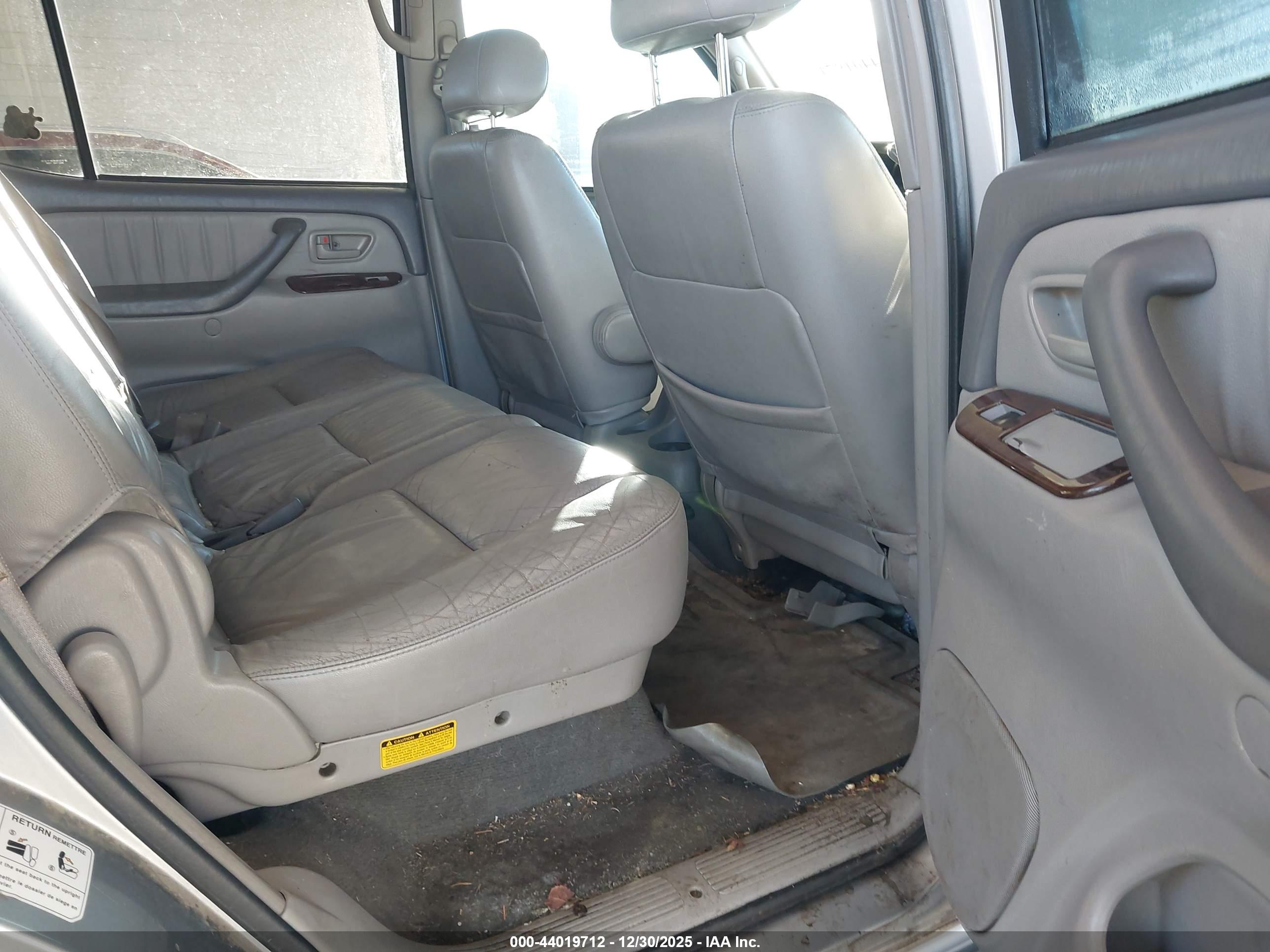 TOYOTA SEQUOIA image 8