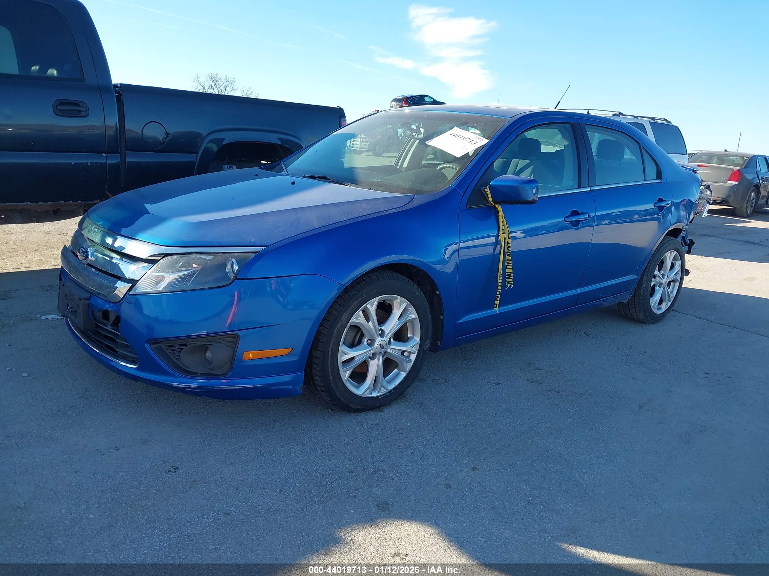 FORD FUSION image 2