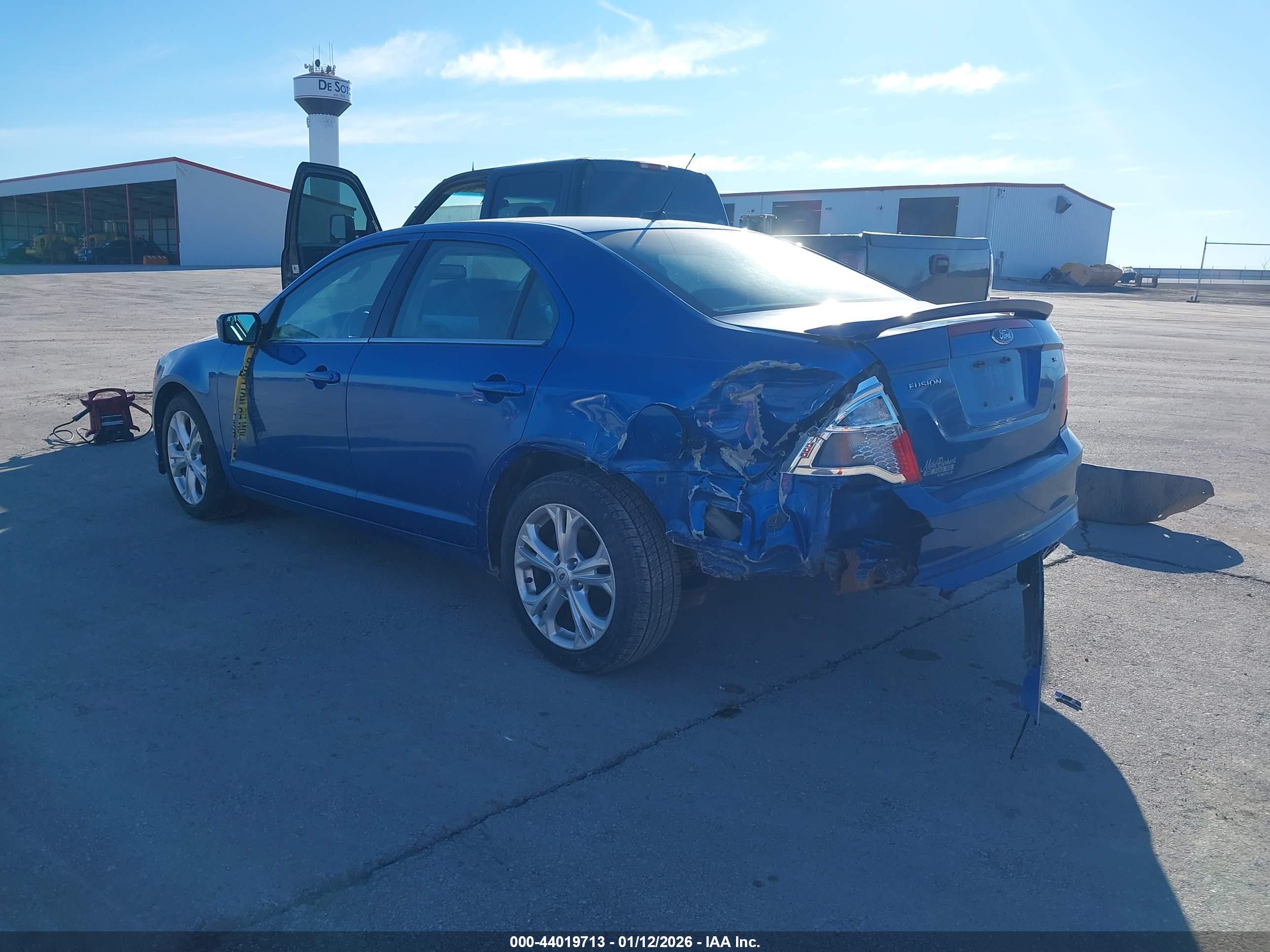 FORD FUSION image 3