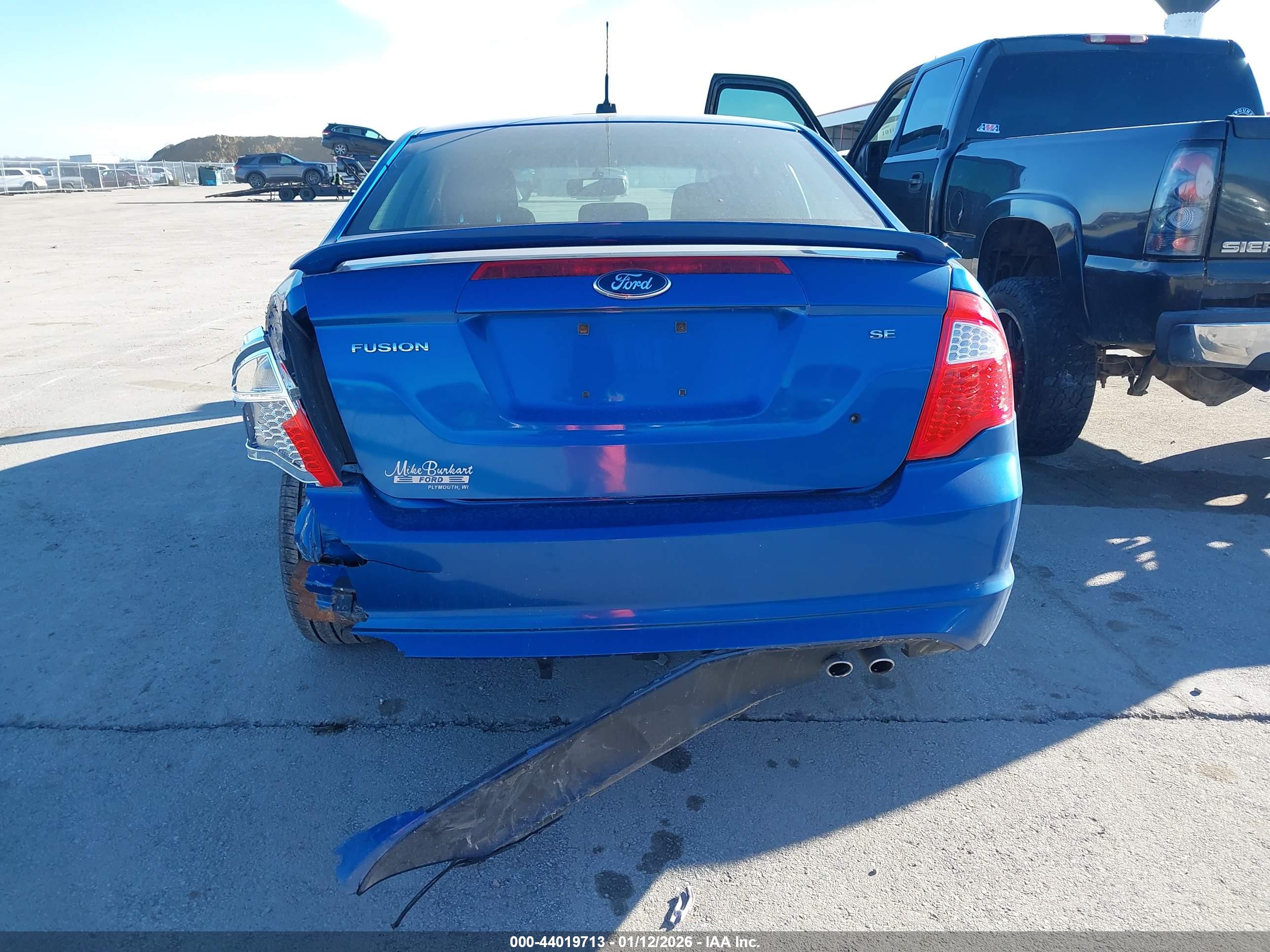 FORD FUSION image 6