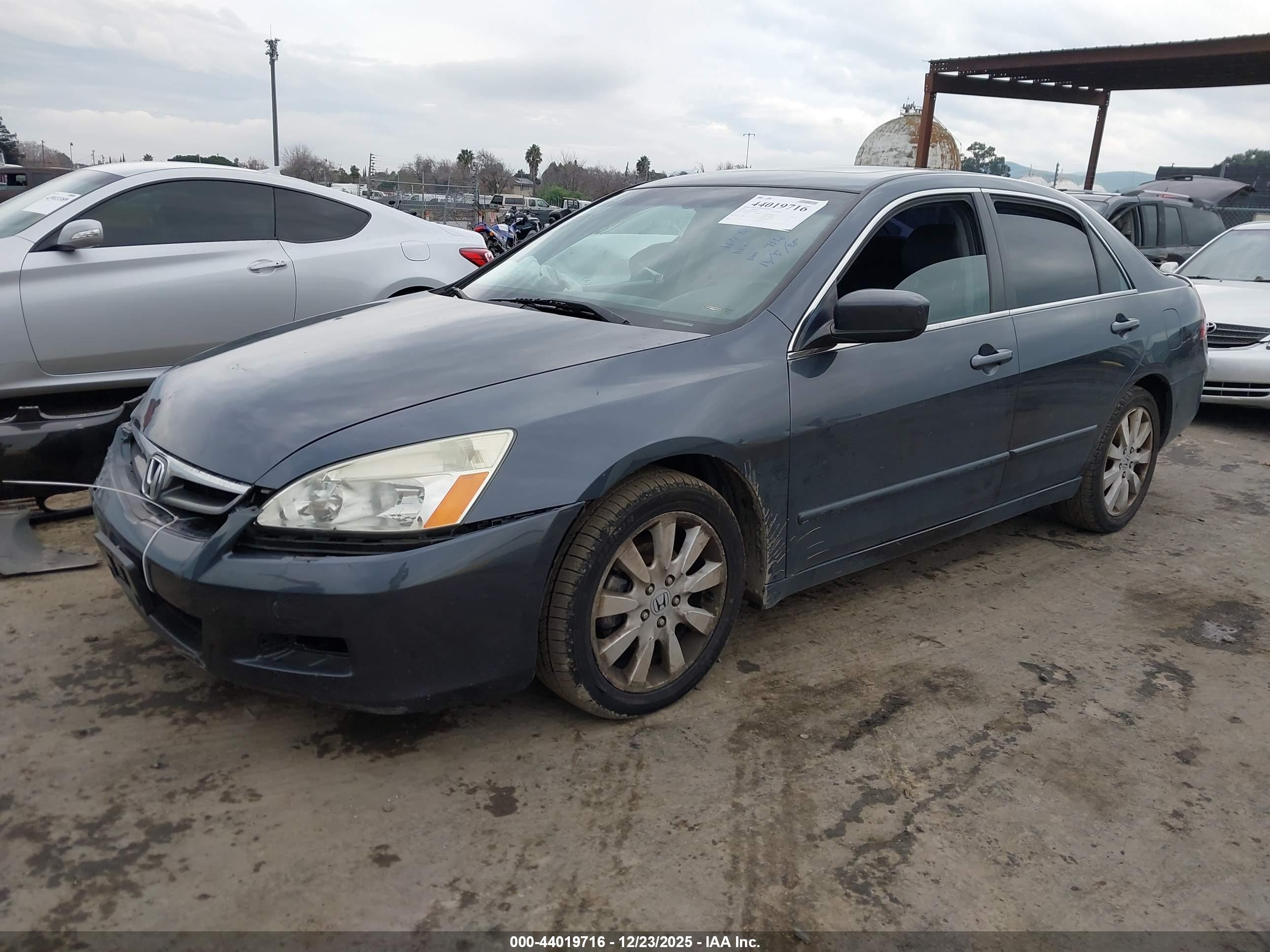 HONDA ACCORD image 2