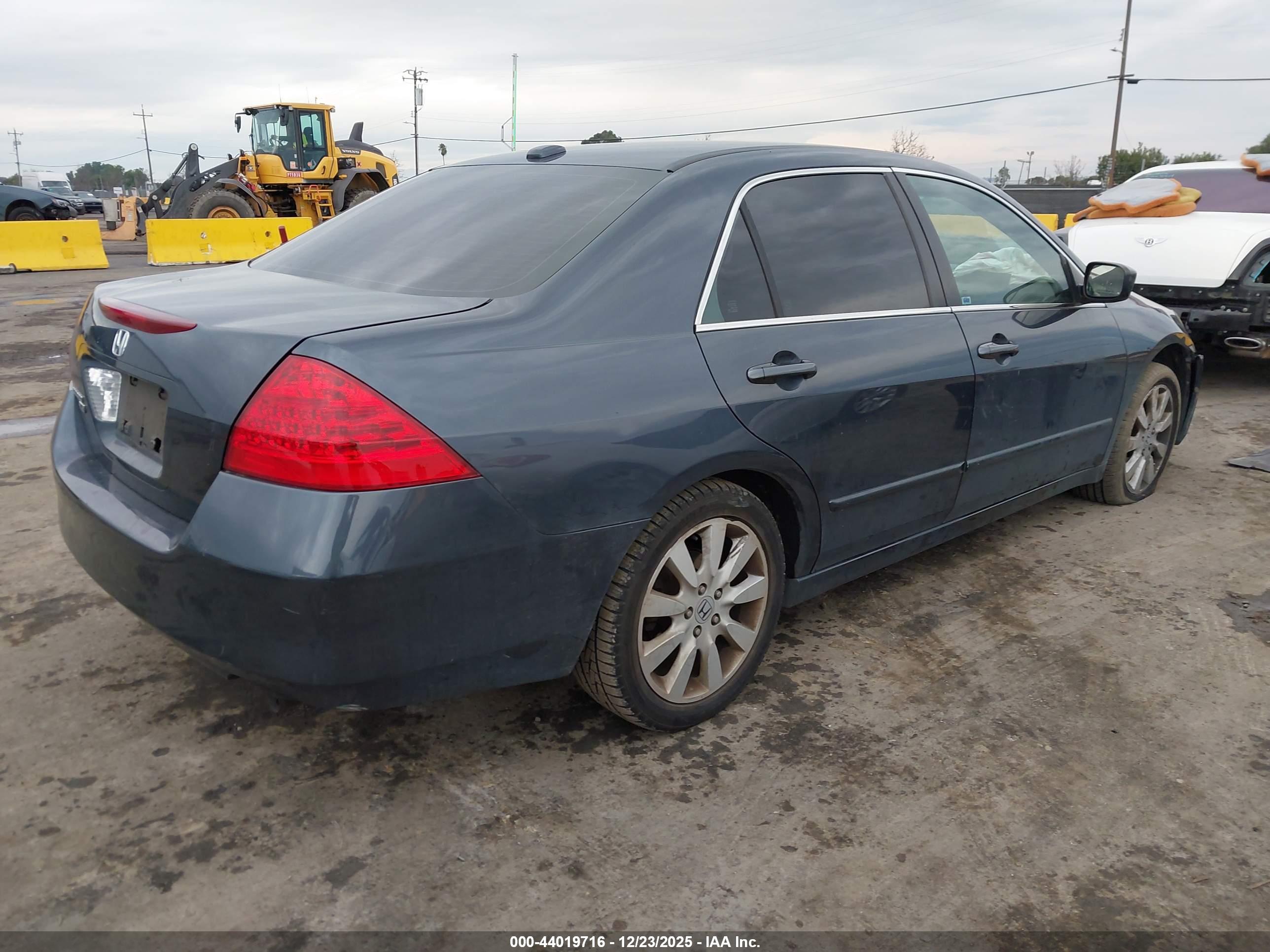 HONDA ACCORD image 4