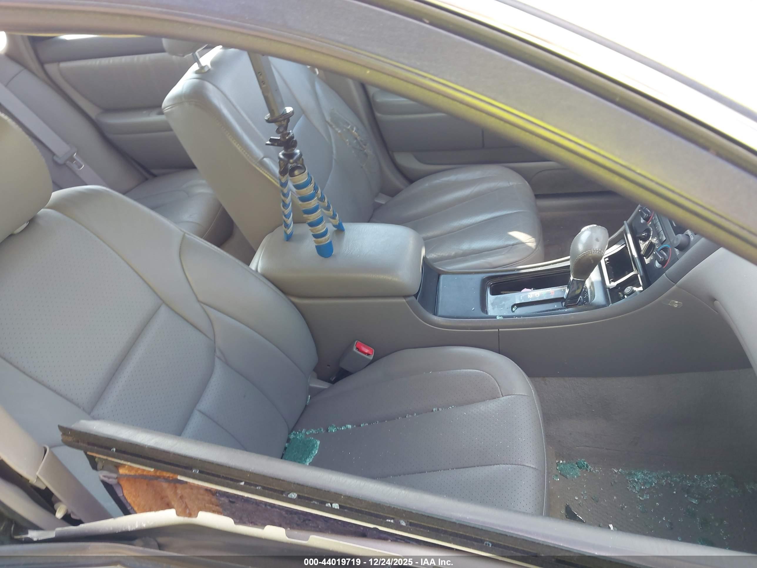 TOYOTA AVALON image 5