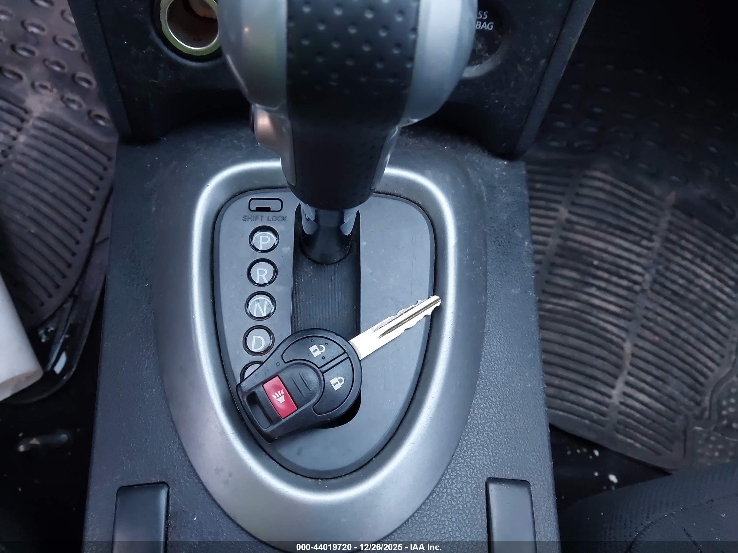 NISSAN ROGUE image 11