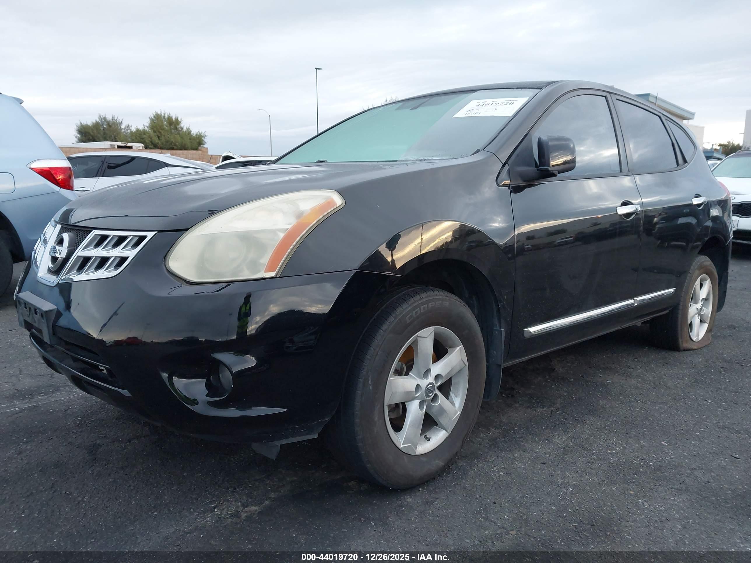 NISSAN ROGUE image 2