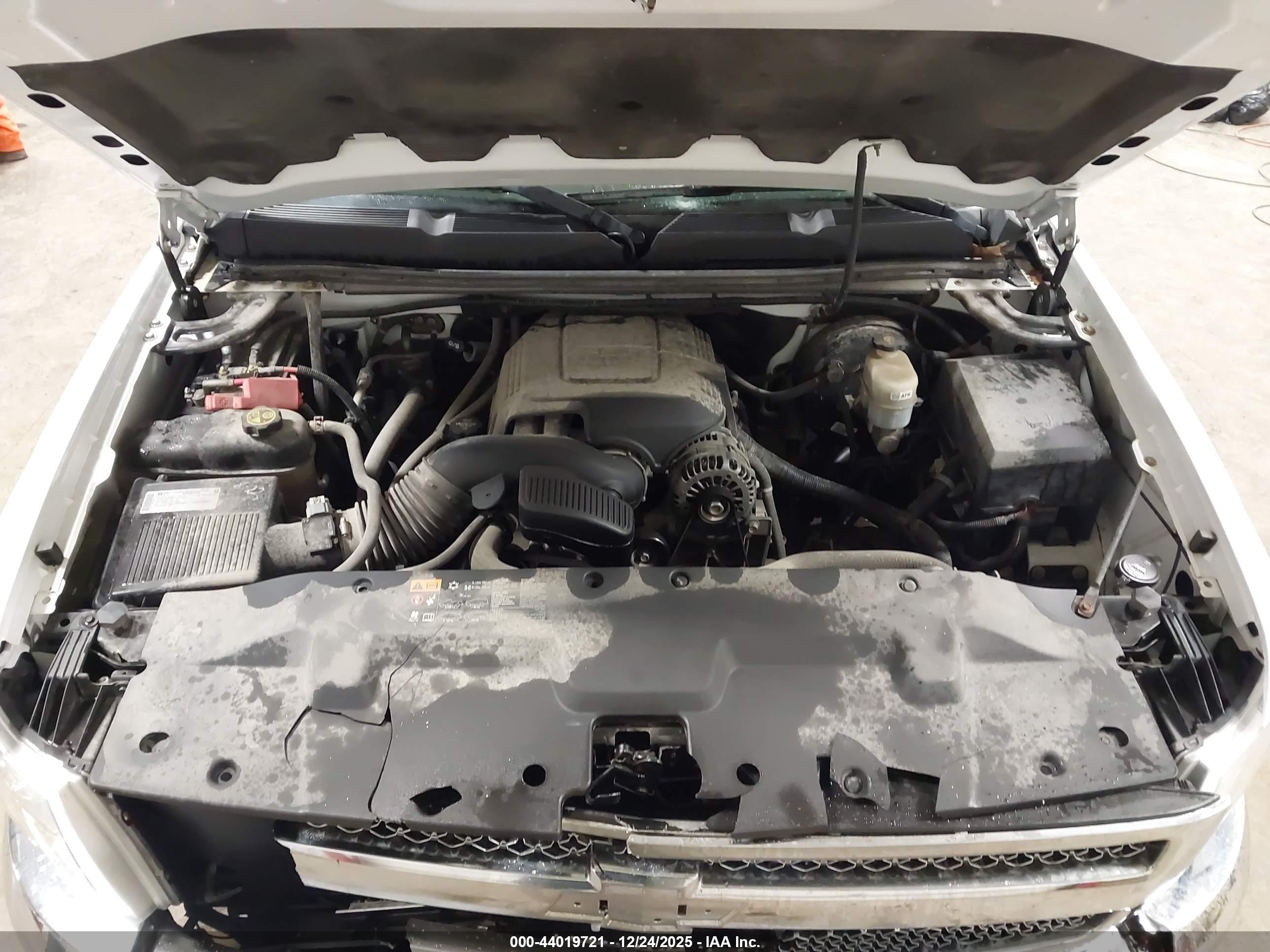 CHEVROLET SILVERADO image 10