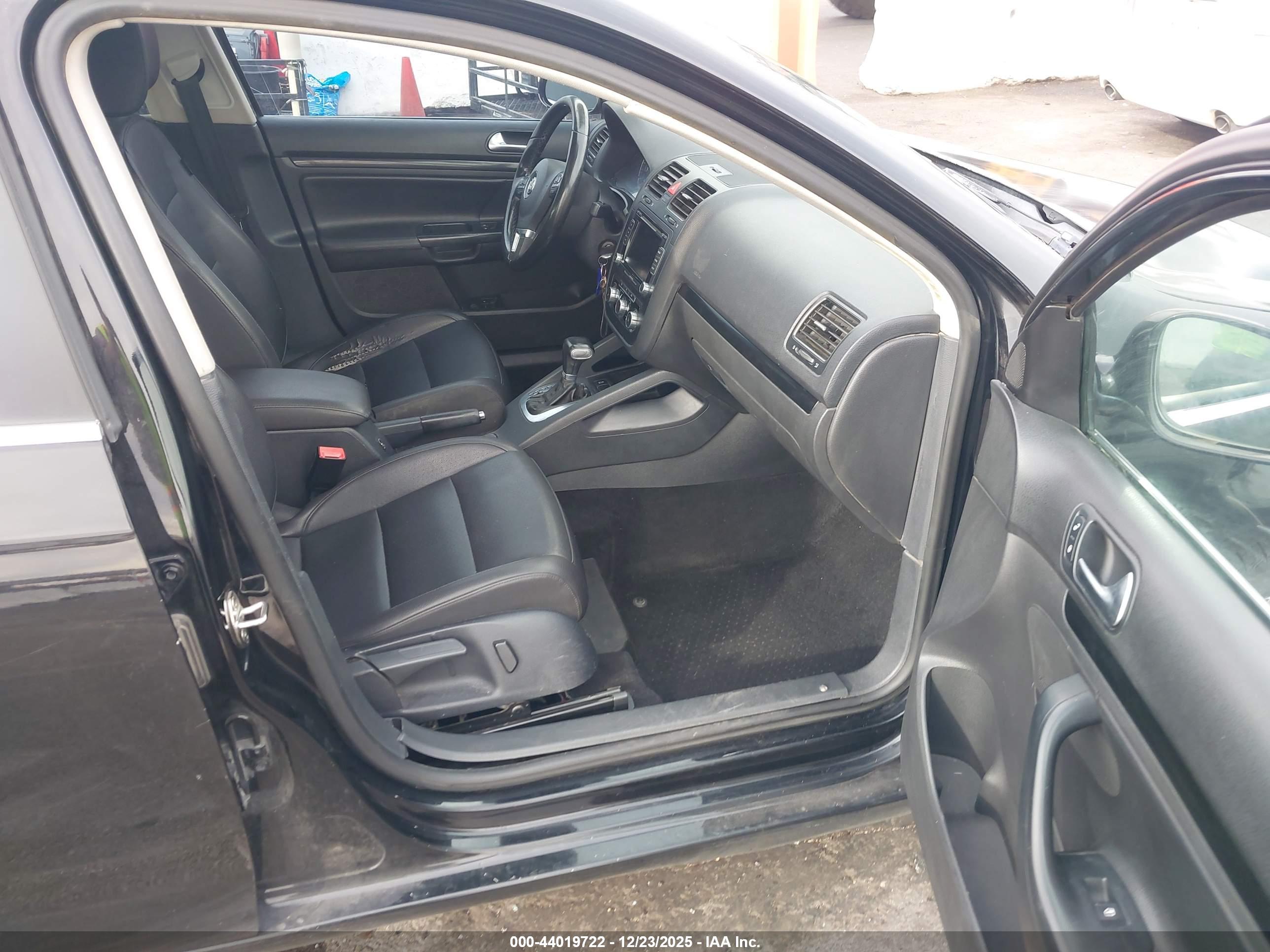 VOLKSWAGEN JETTA image 5