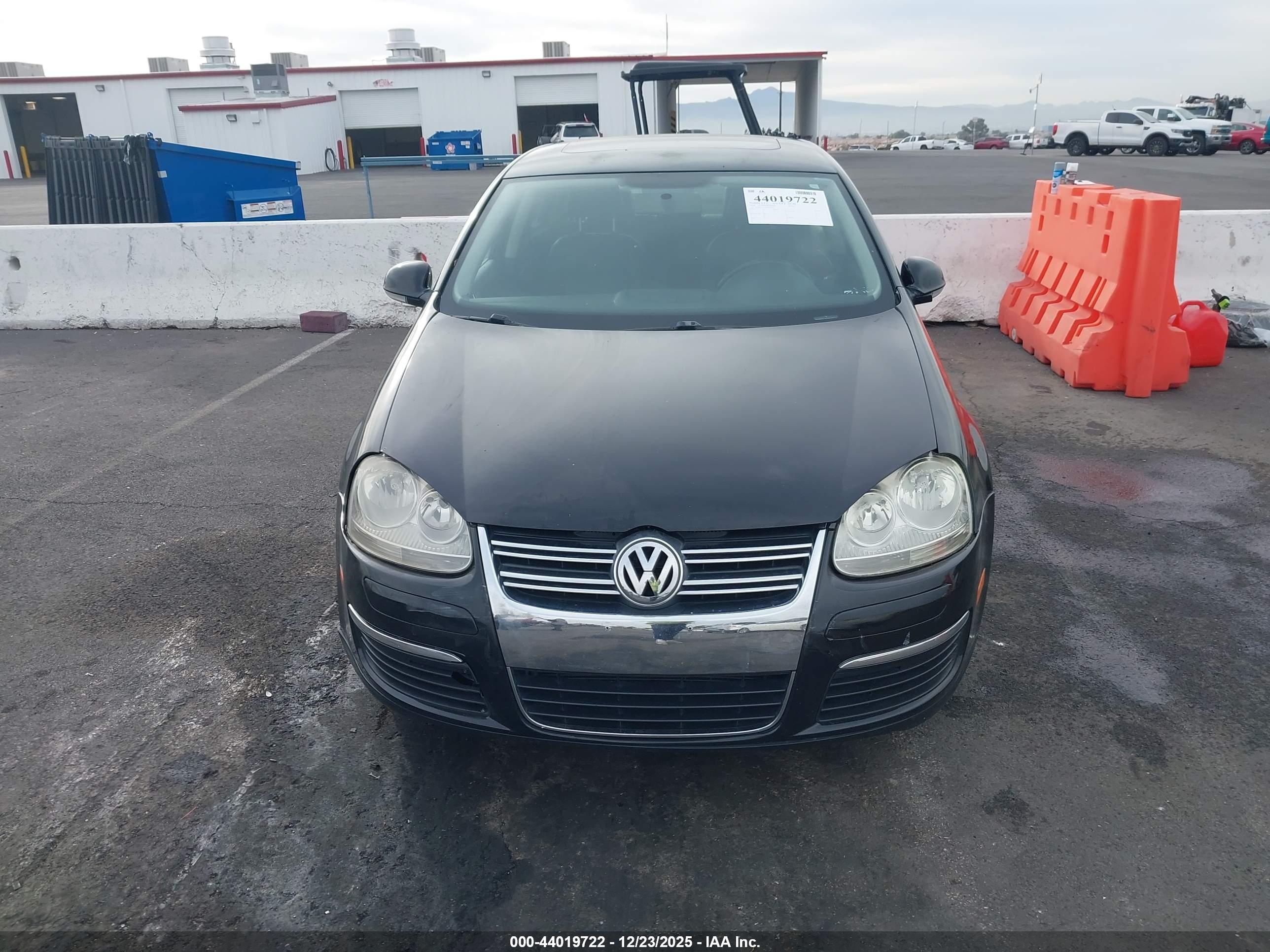 VOLKSWAGEN JETTA image 6