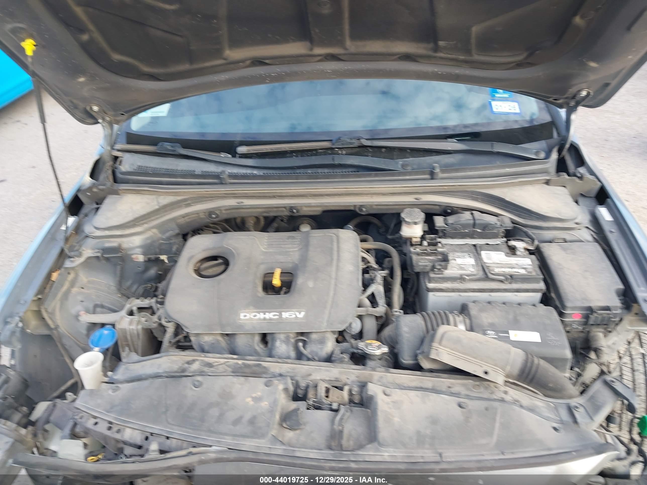 HYUNDAI ELANTRA image 10