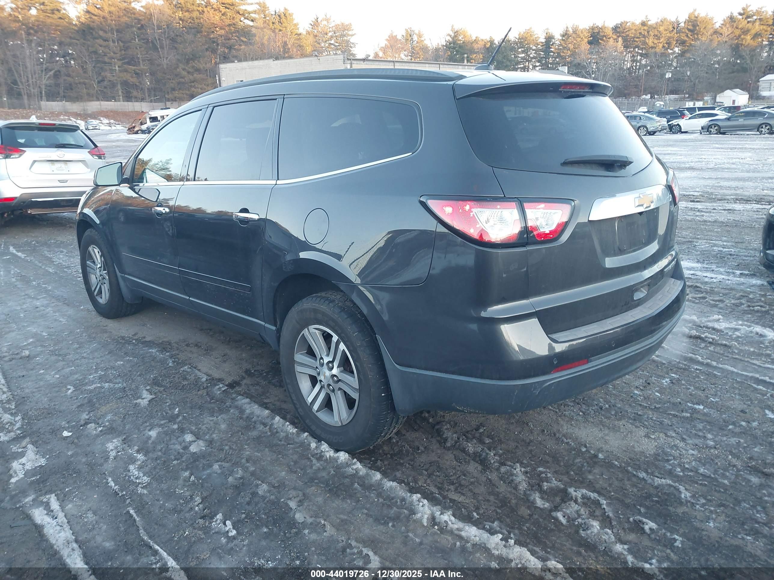 CHEVROLET TRAVERSE image 3