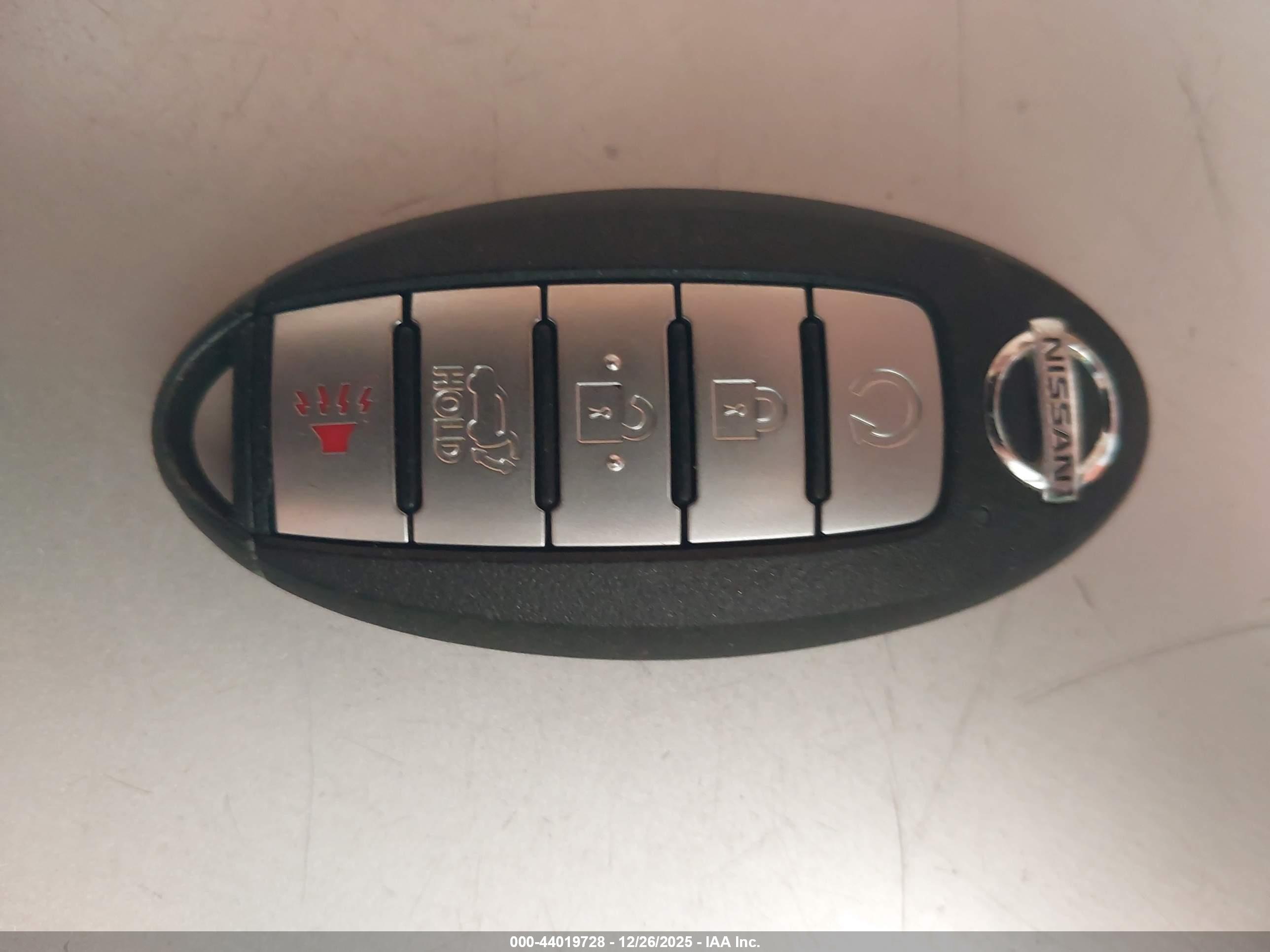 NISSAN ROGUE image 11