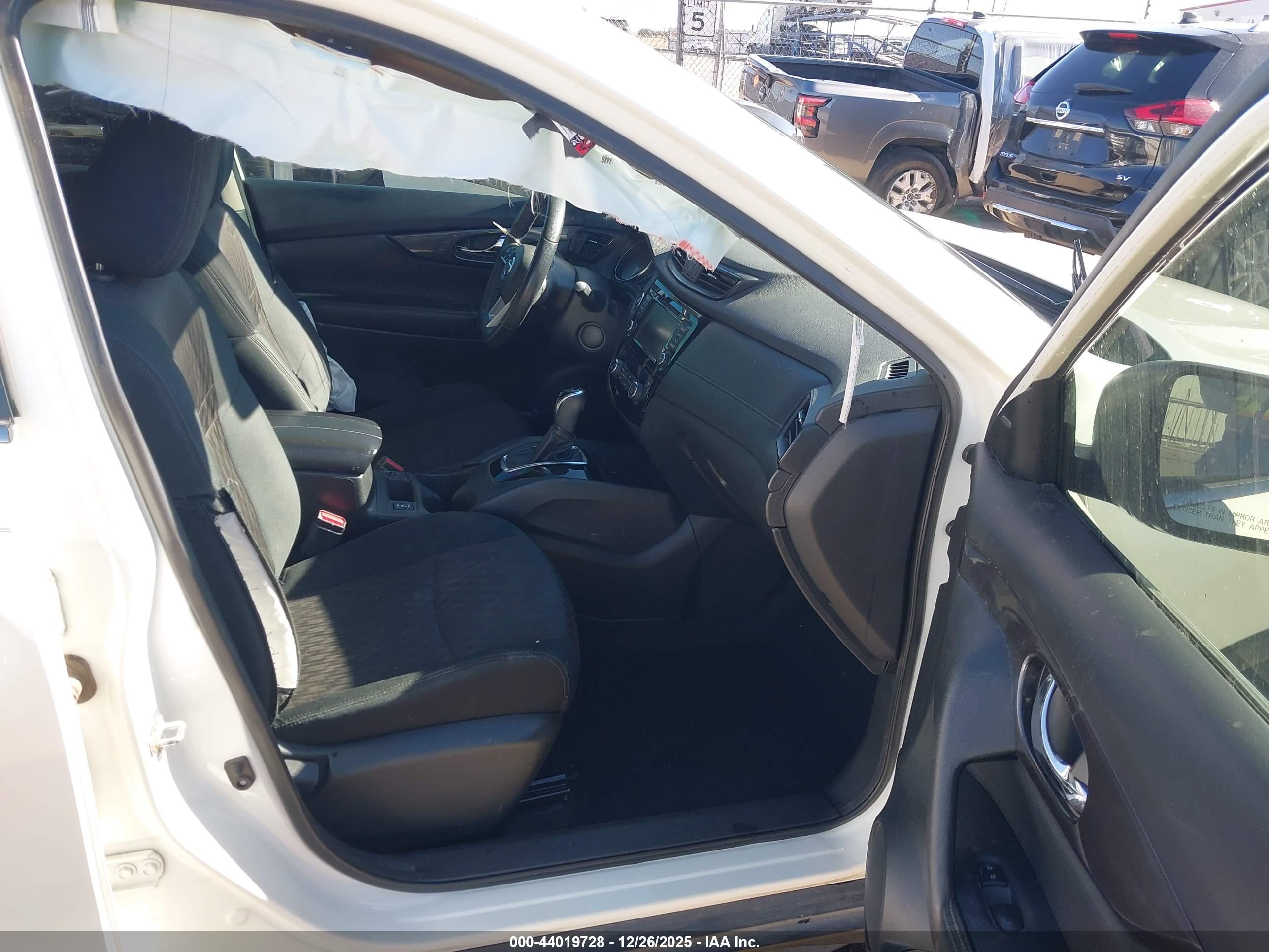 NISSAN ROGUE image 5