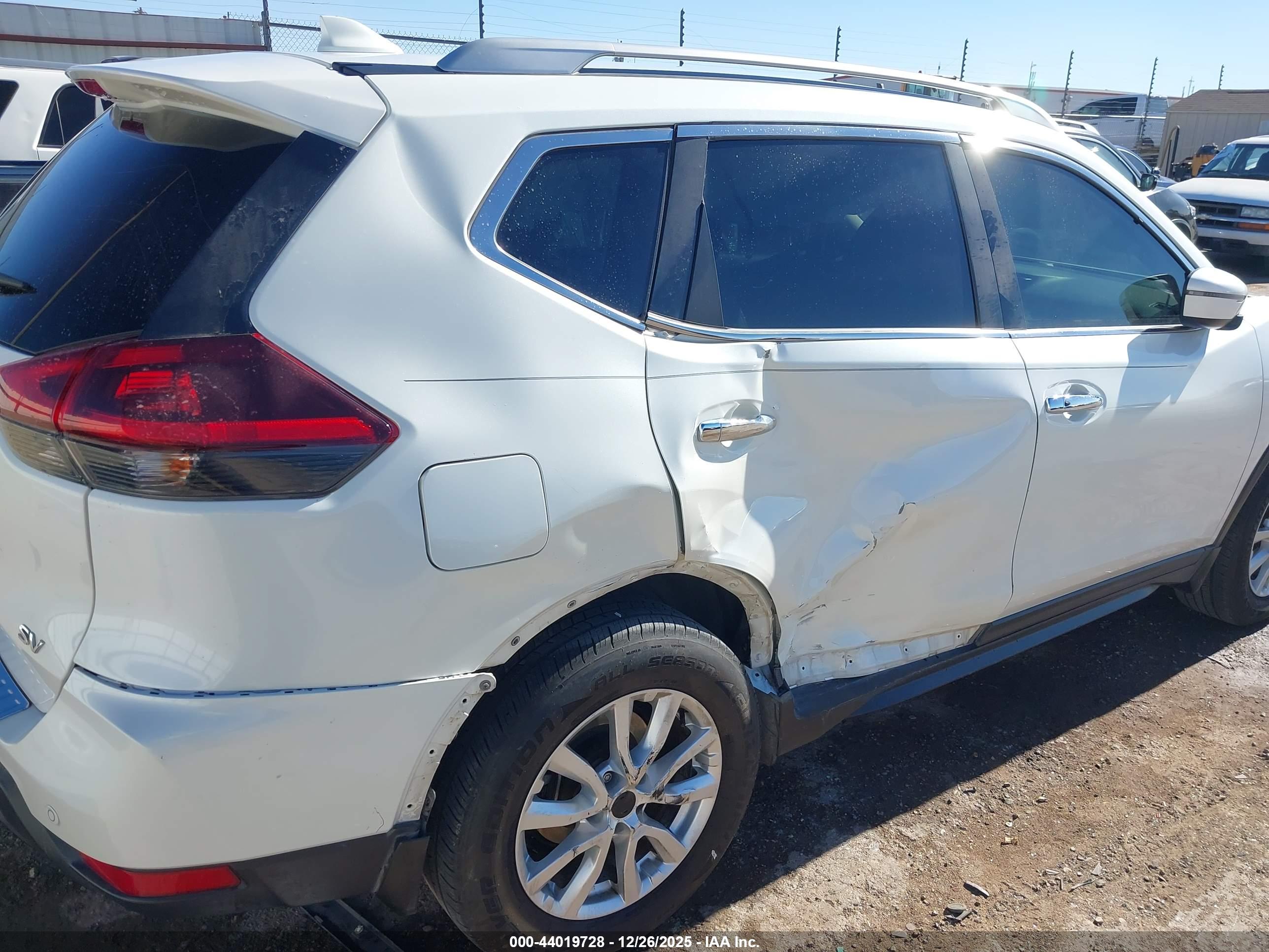 NISSAN ROGUE image 6