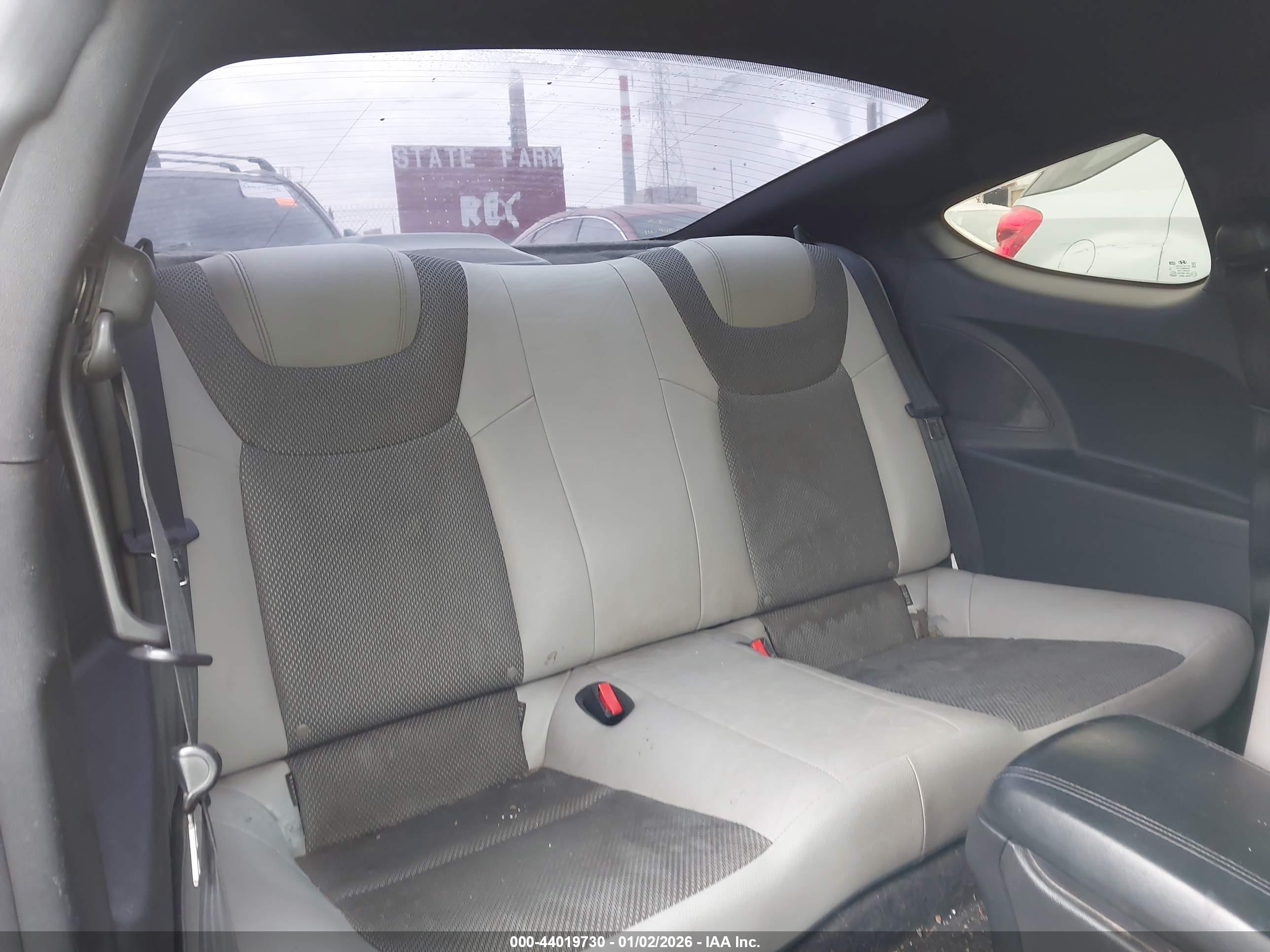 HYUNDAI GENESIS image 8