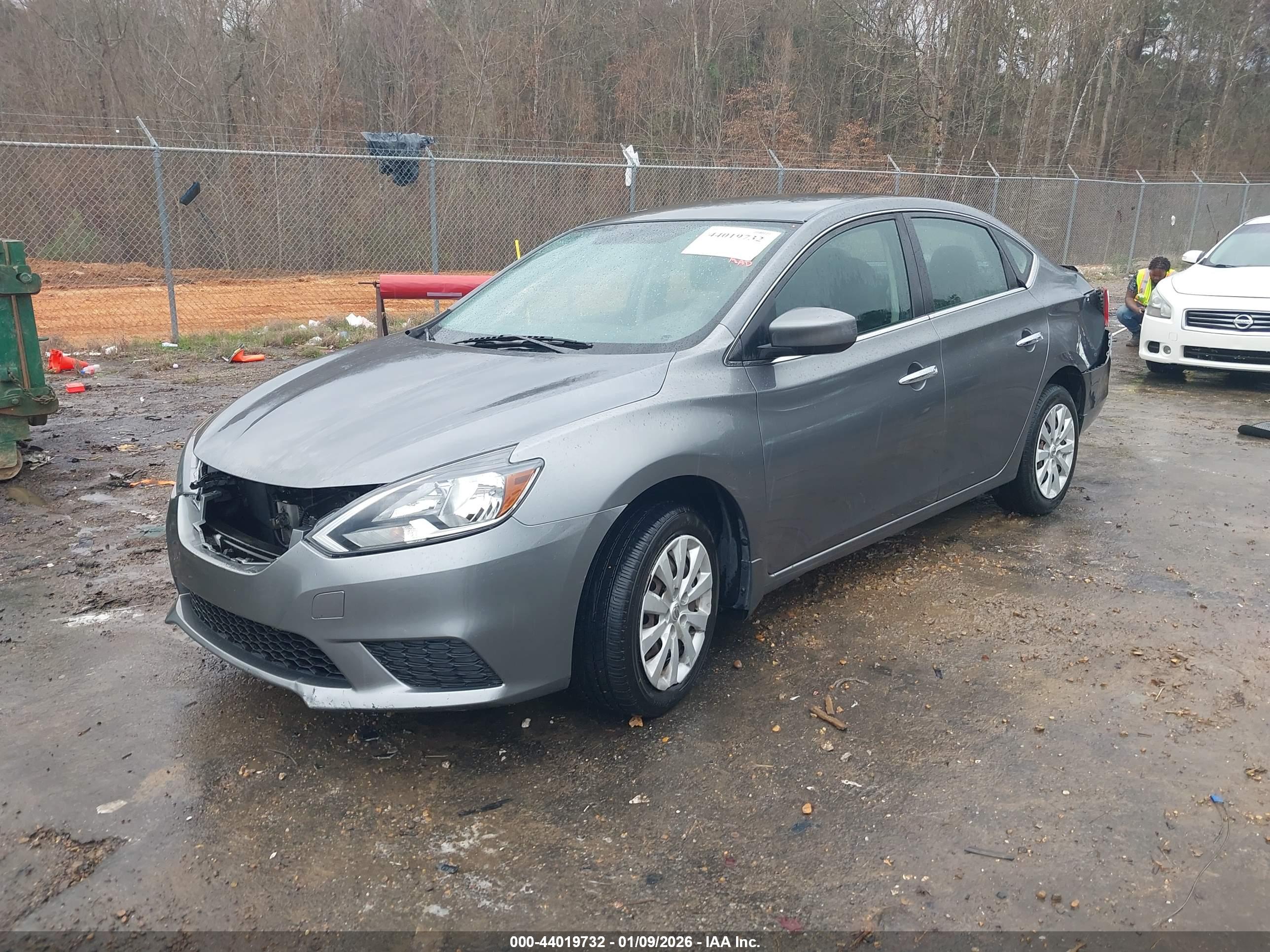 NISSAN SENTRA image 2