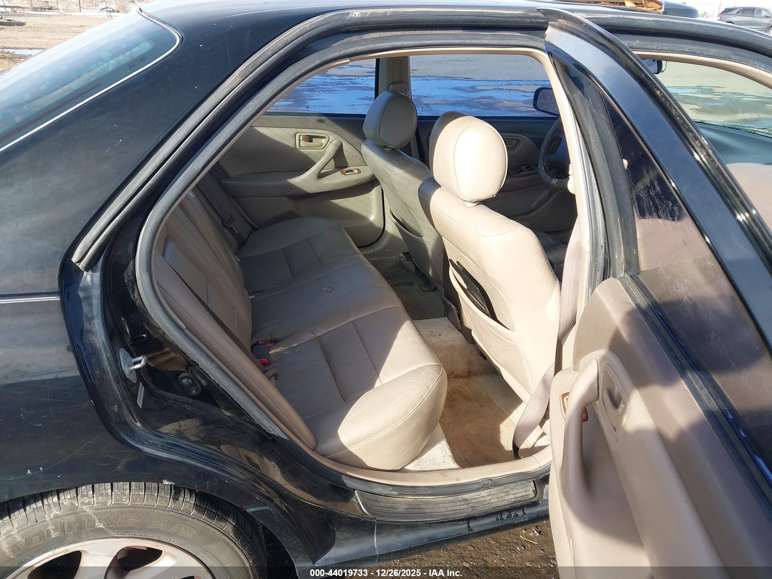 TOYOTA CAMRY image 8