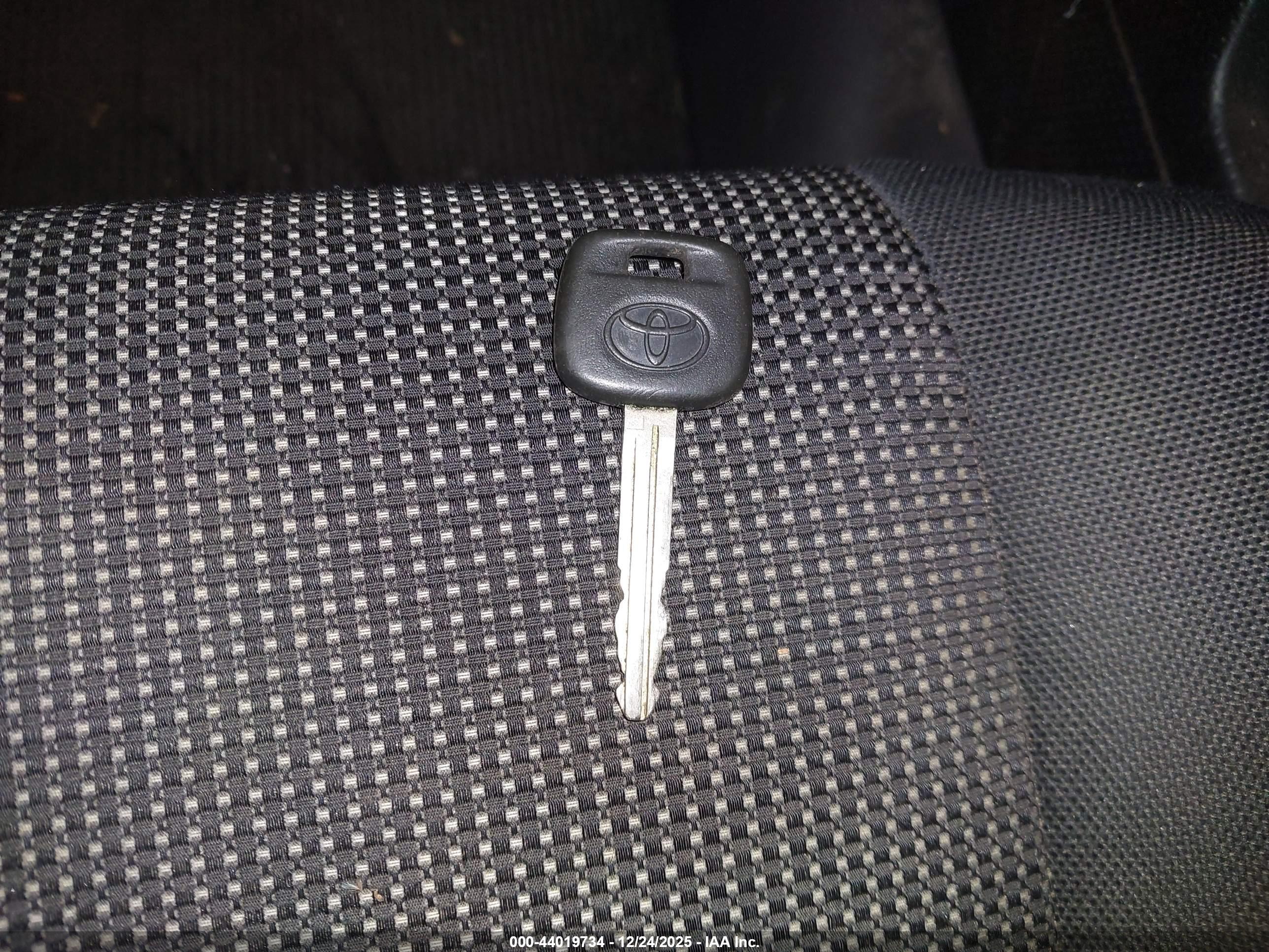 TOYOTA FJ image 11