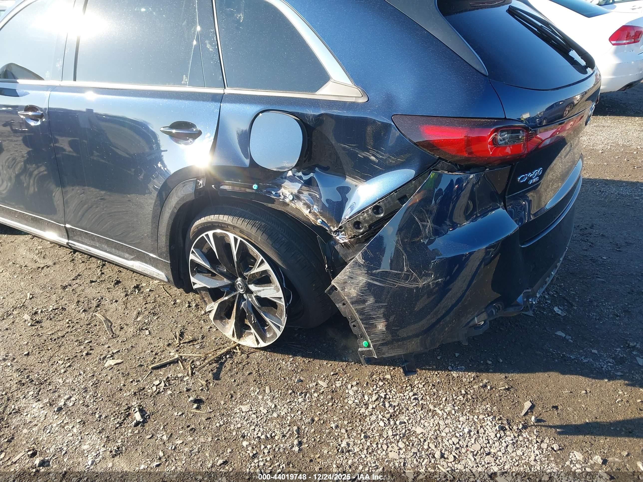 MAZDA CX-90 image 6