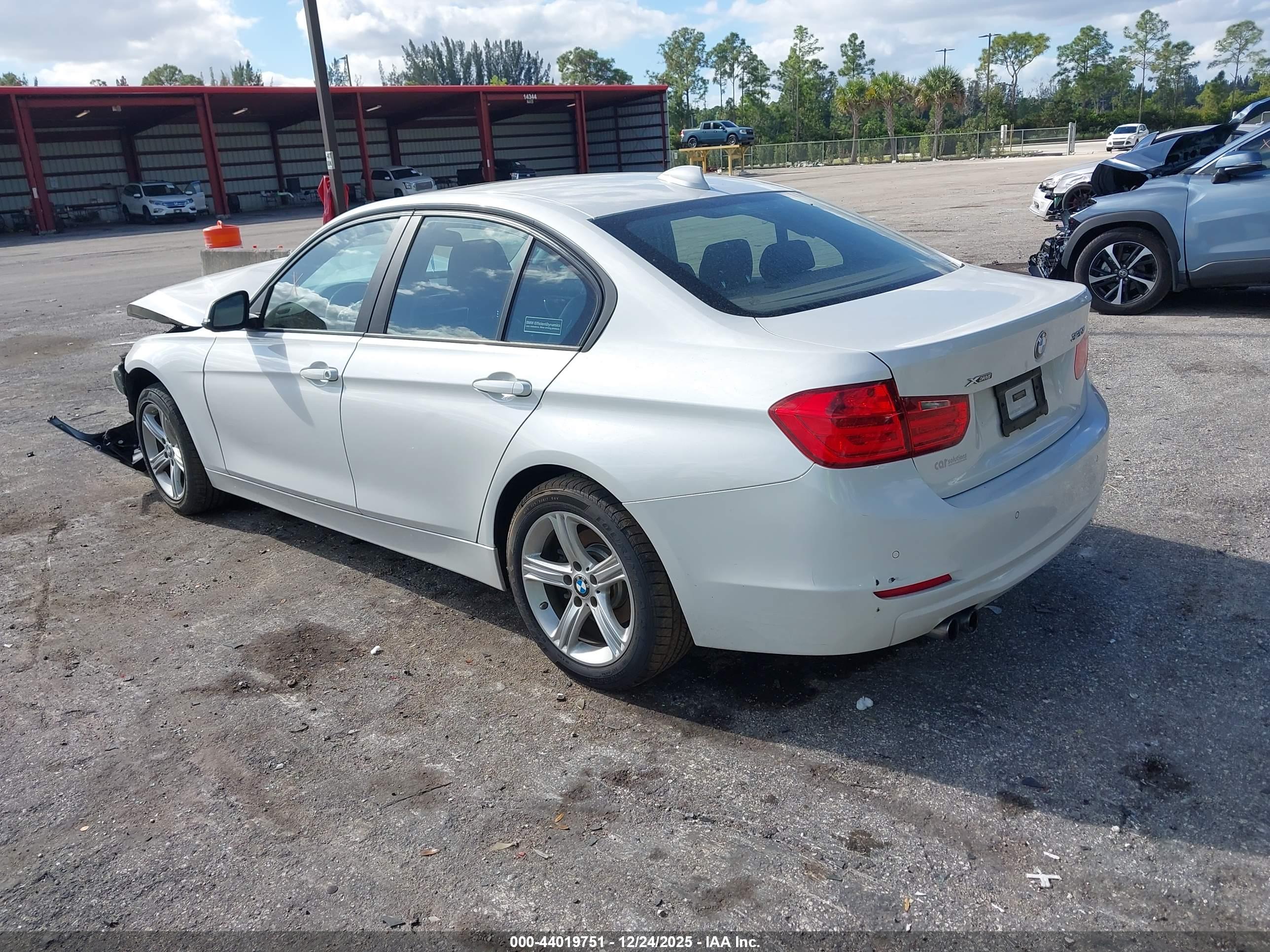 BMW 328I image 3