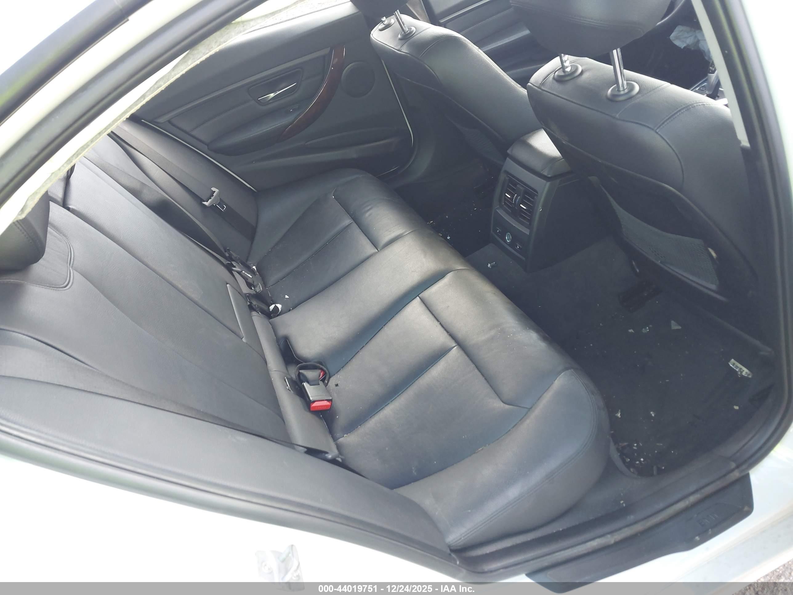BMW 328I image 8