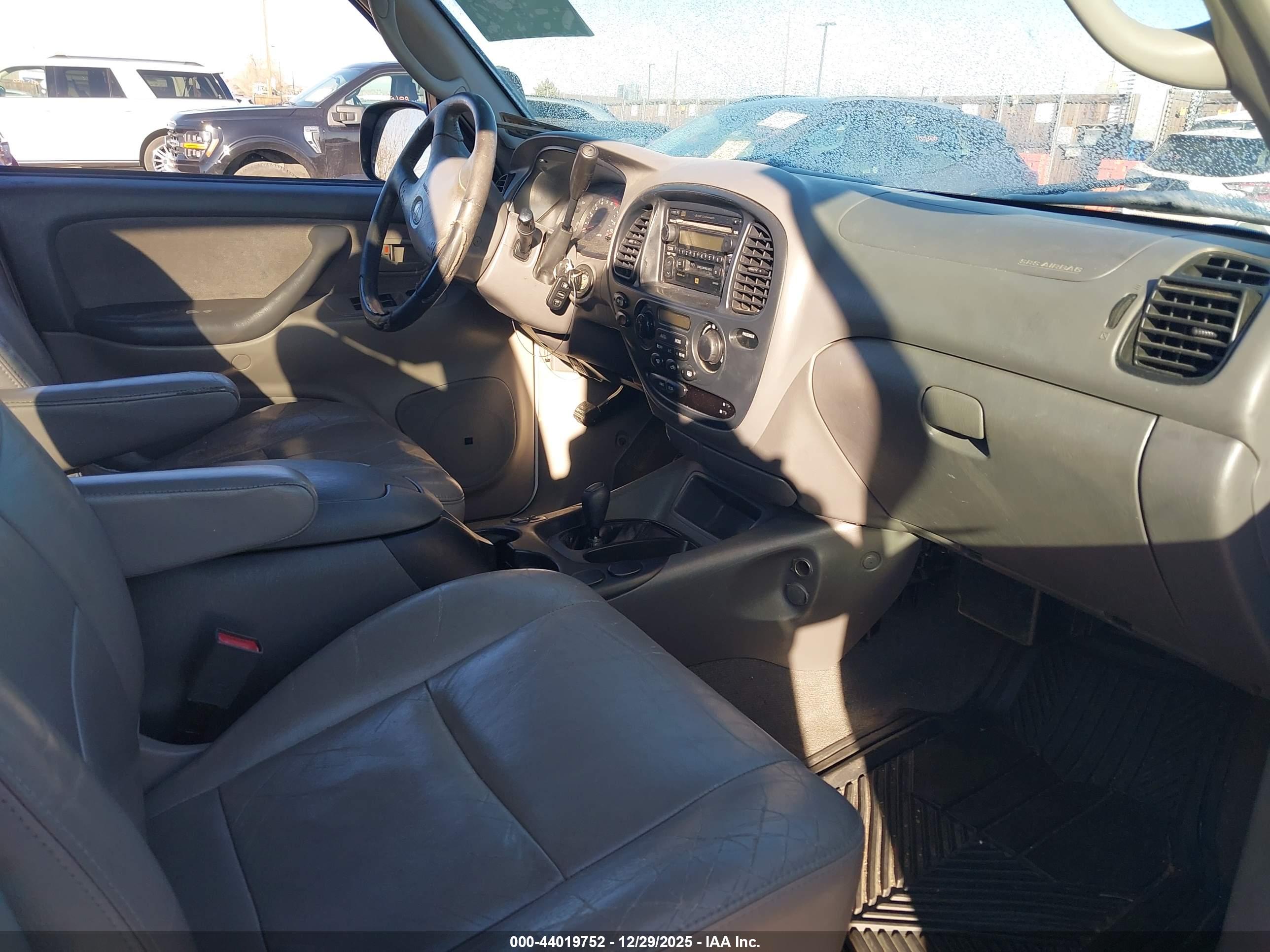 TOYOTA SEQUOIA image 5