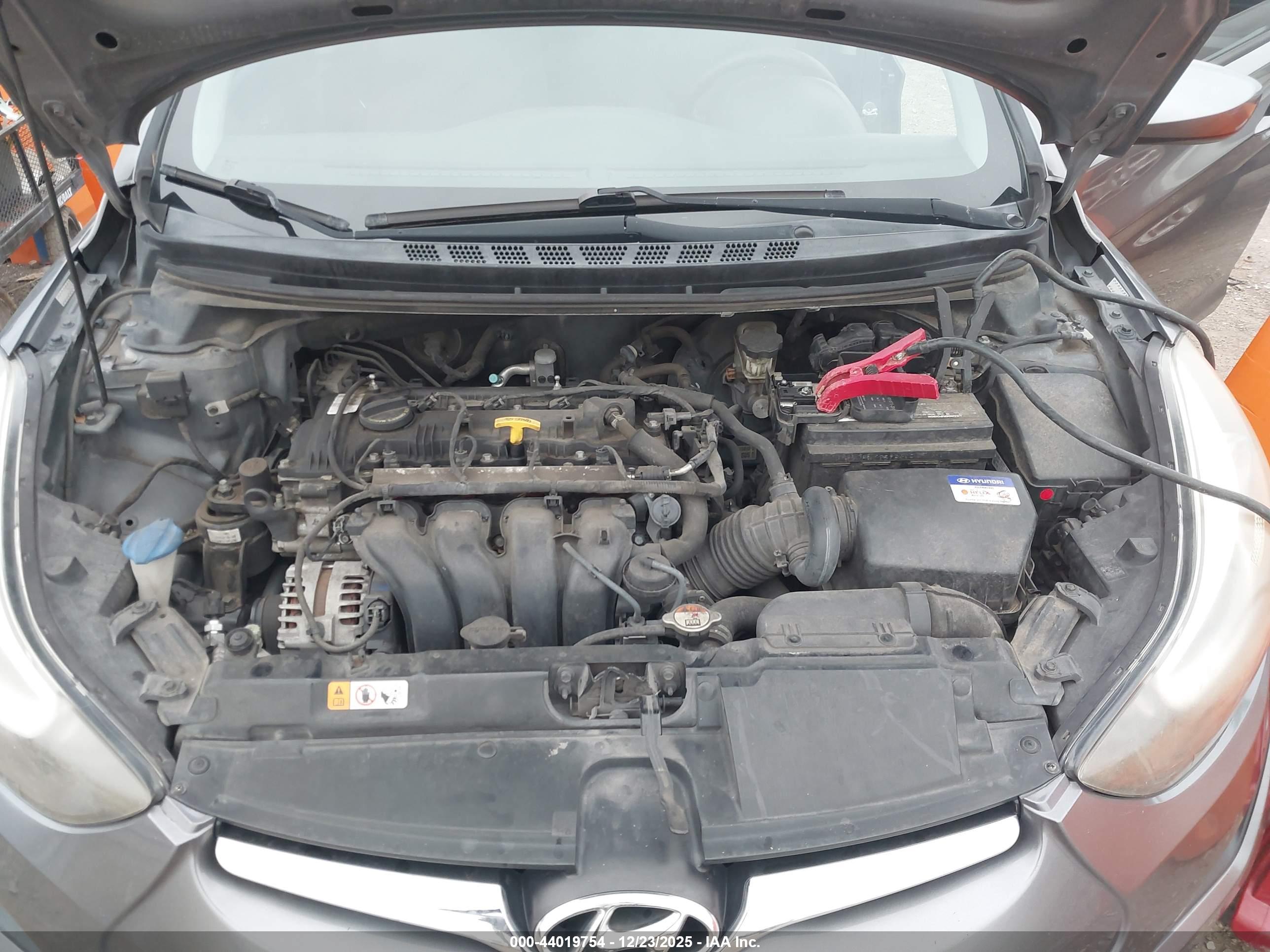 HYUNDAI ELANTRA image 10