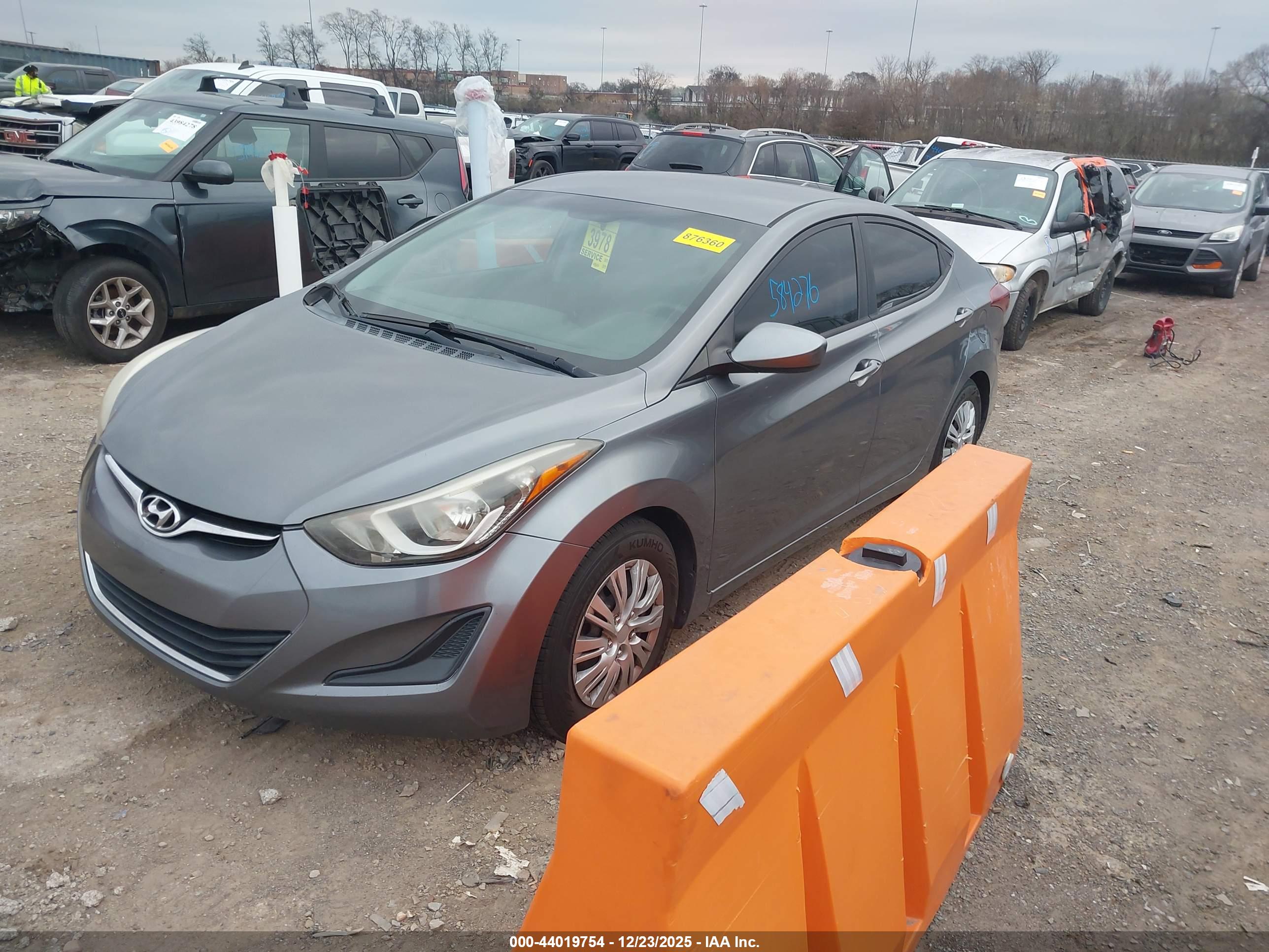 HYUNDAI ELANTRA image 2