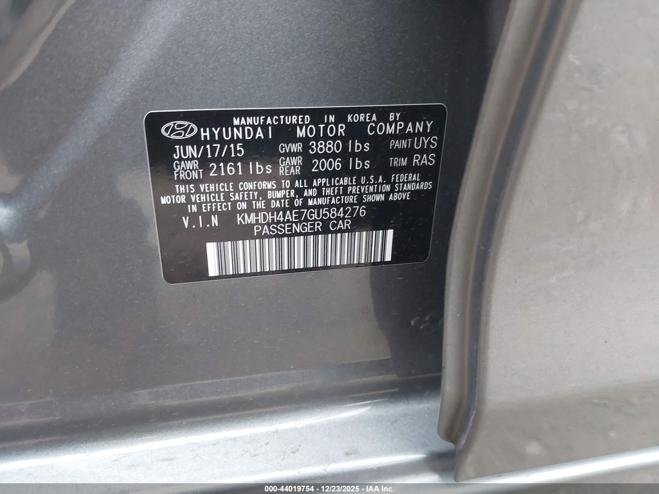 HYUNDAI ELANTRA image 9
